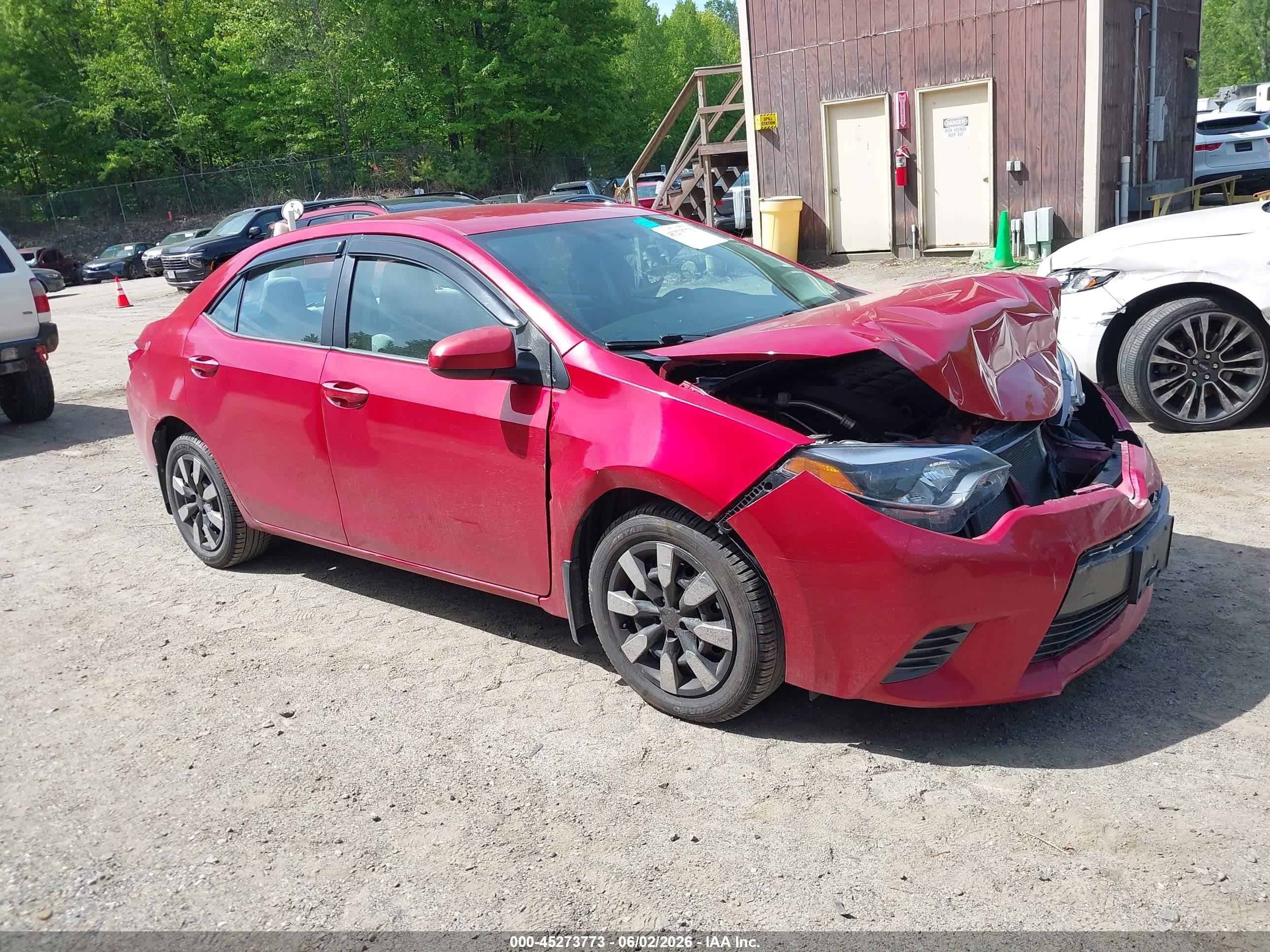 2015 Toyota Corolla Le Red vin: 2T1BURHE7FC275638