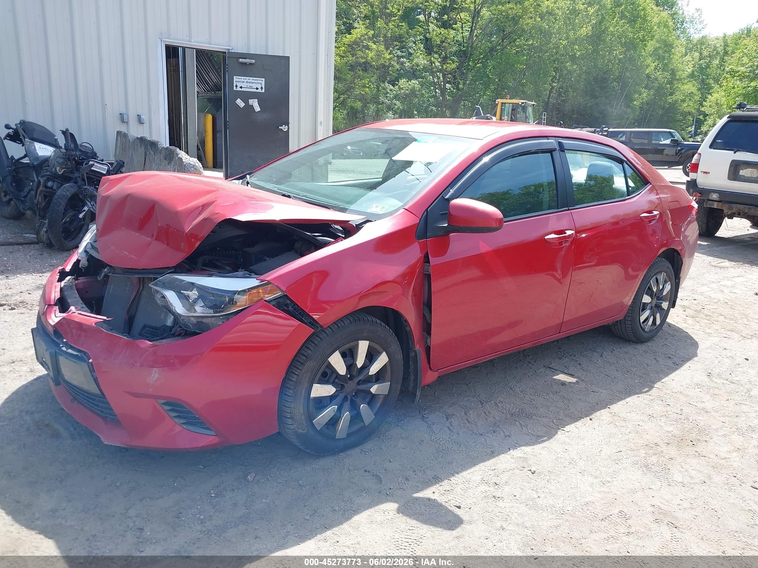 2015 Toyota Corolla Le Red vin: 2T1BURHE7FC275638