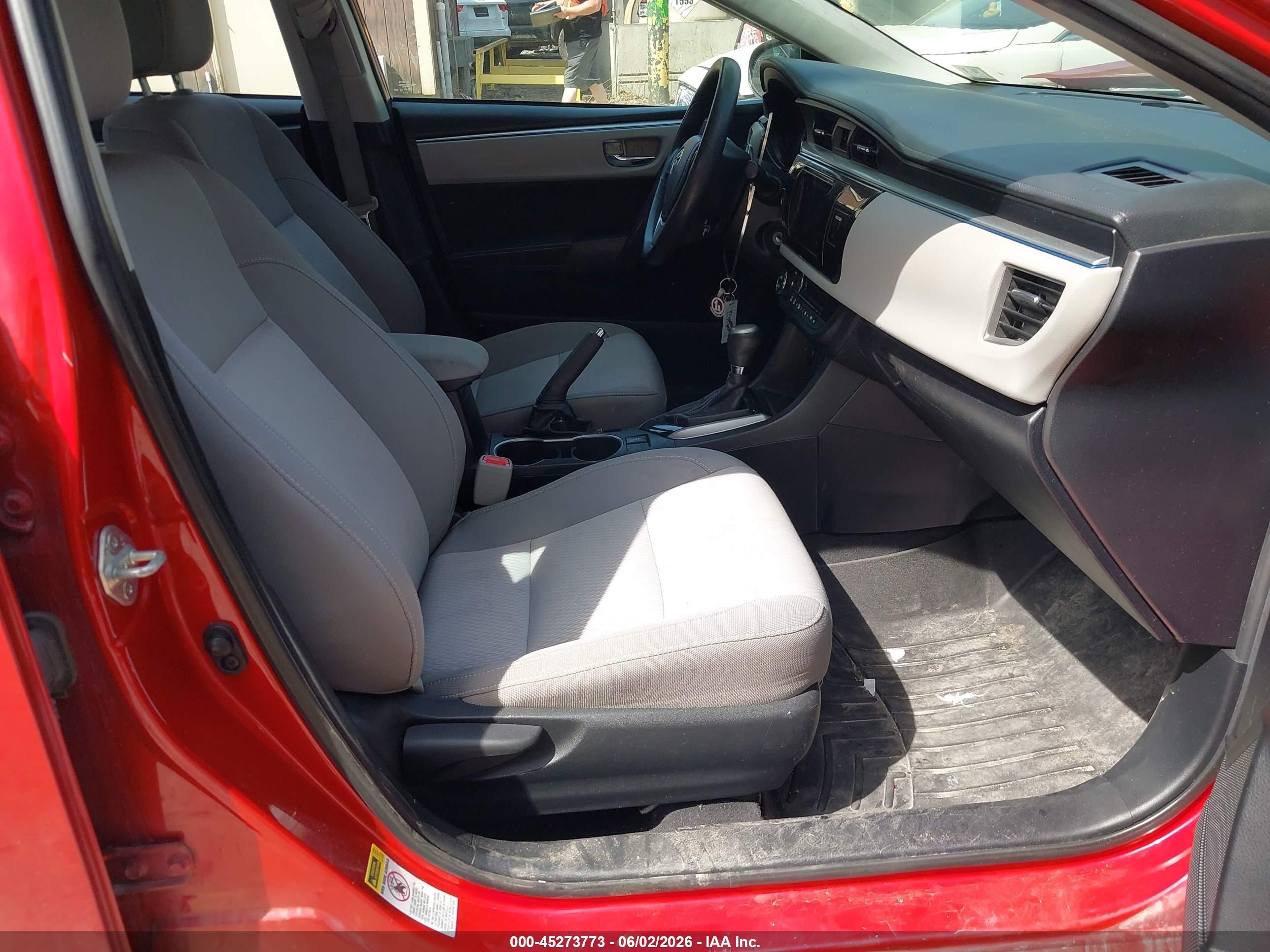 2015 Toyota Corolla Le Red vin: 2T1BURHE7FC275638