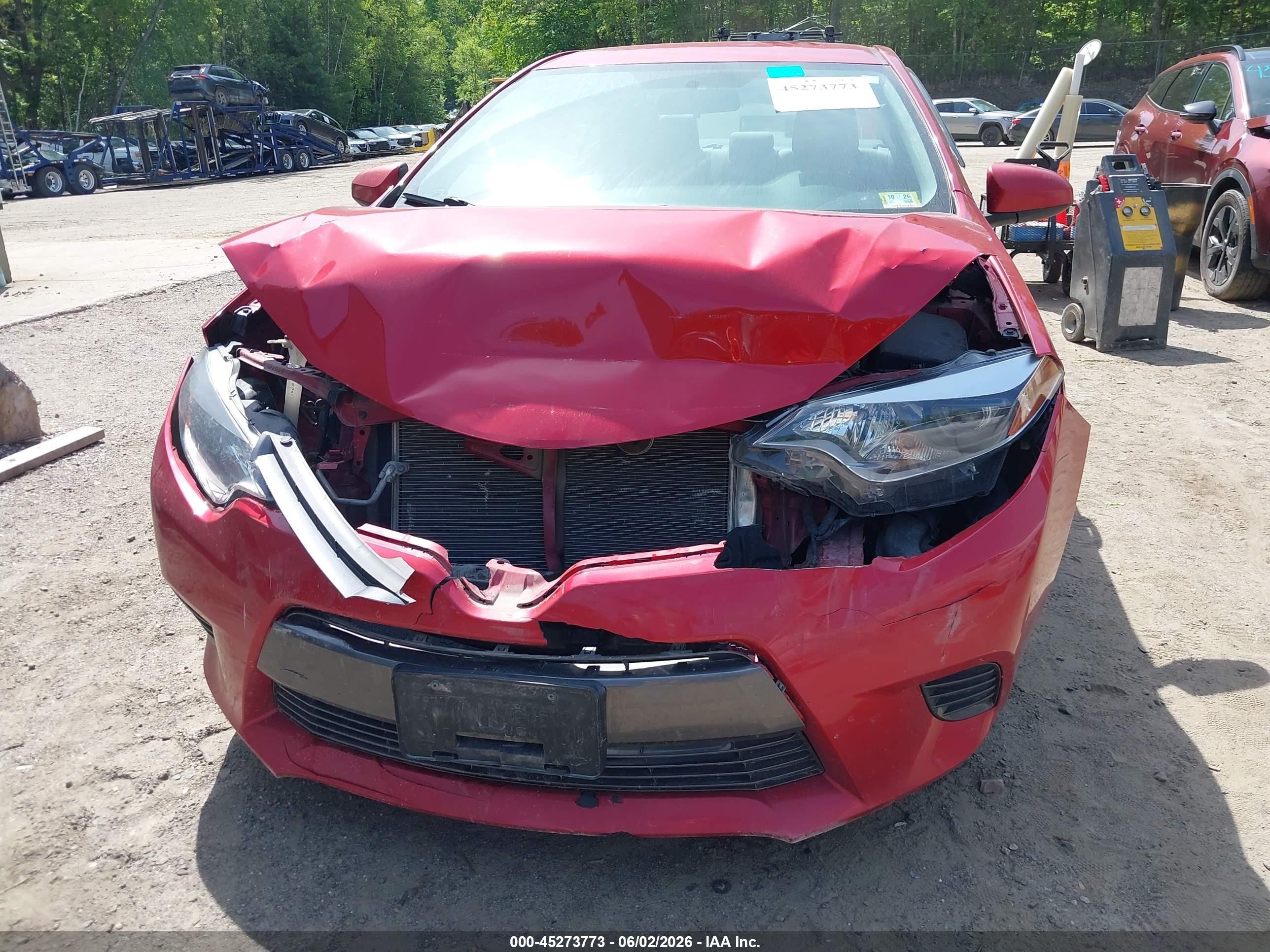 2015 Toyota Corolla Le Red vin: 2T1BURHE7FC275638