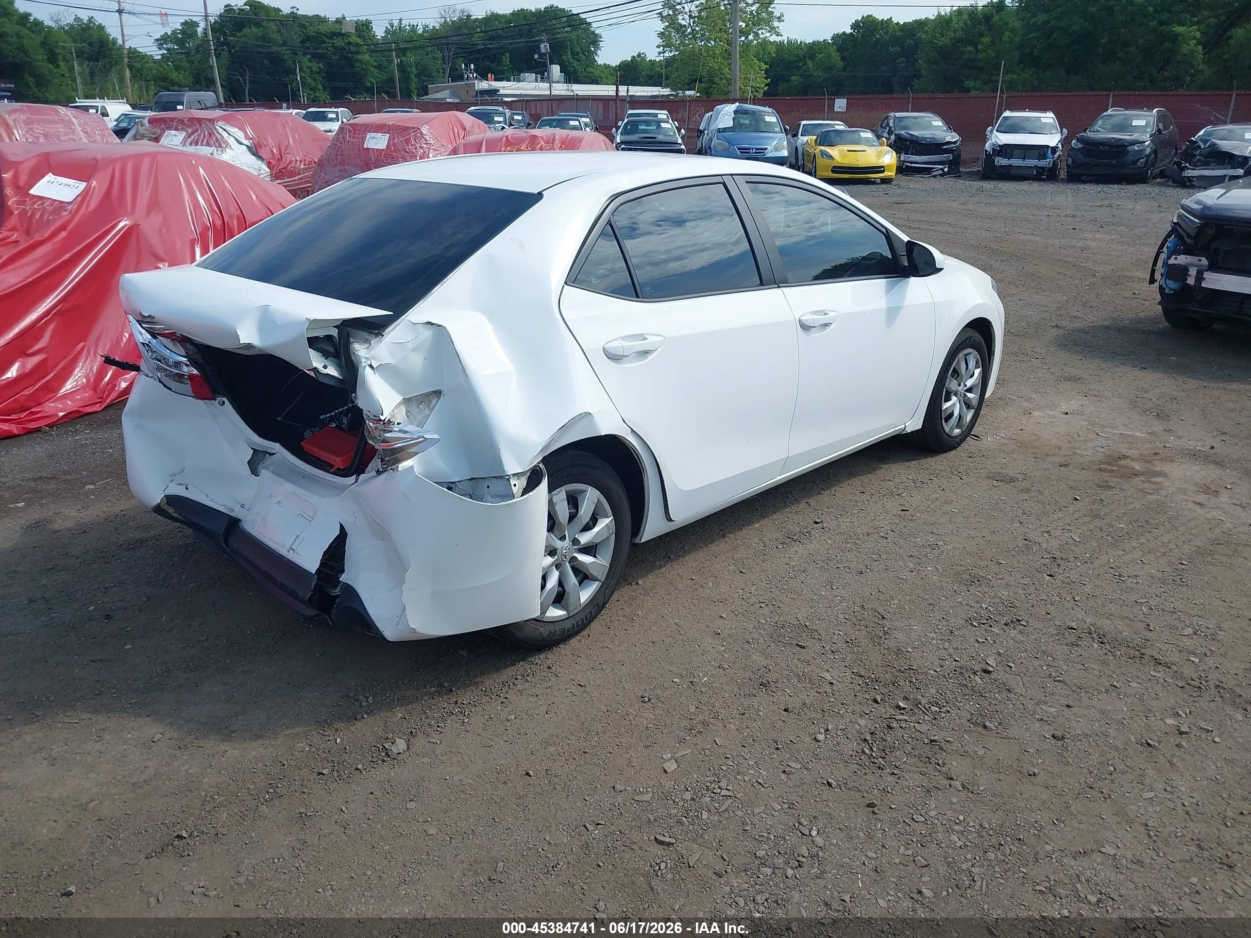 2015 Toyota Corolla Le White vin: 2T1BURHE7FC304538