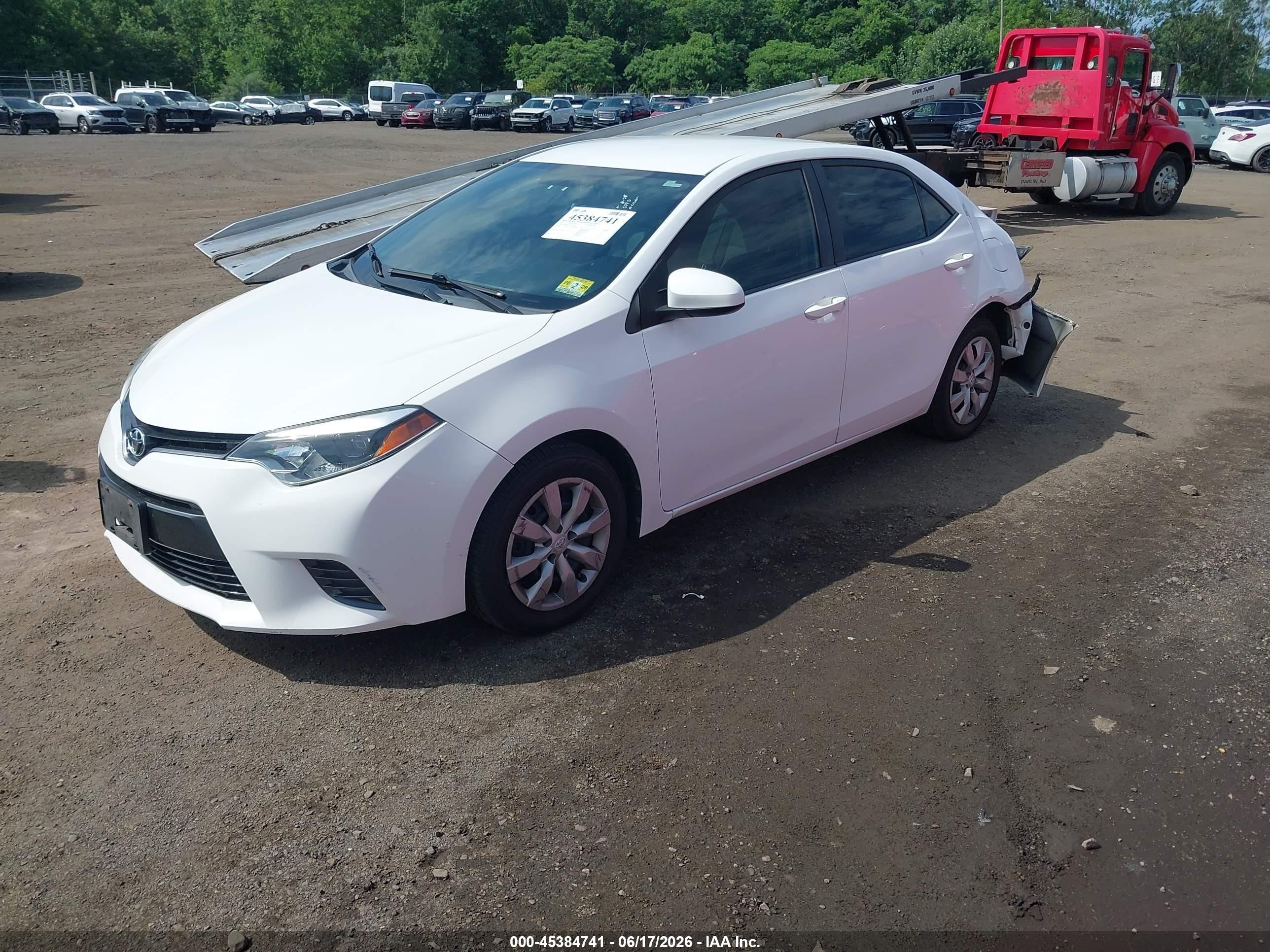 2015 Toyota Corolla Le White vin: 2T1BURHE7FC304538