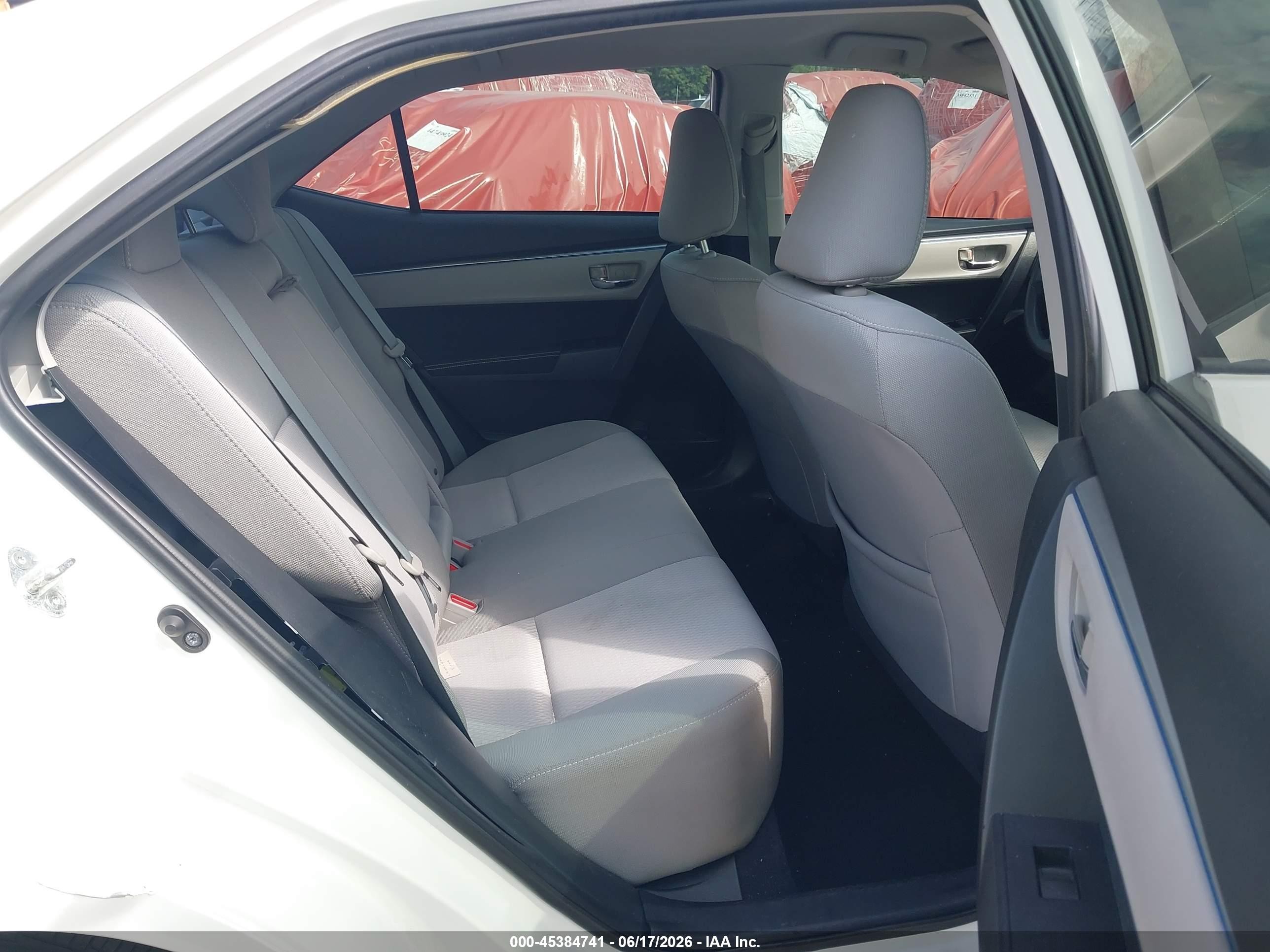 2015 Toyota Corolla Le White vin: 2T1BURHE7FC304538