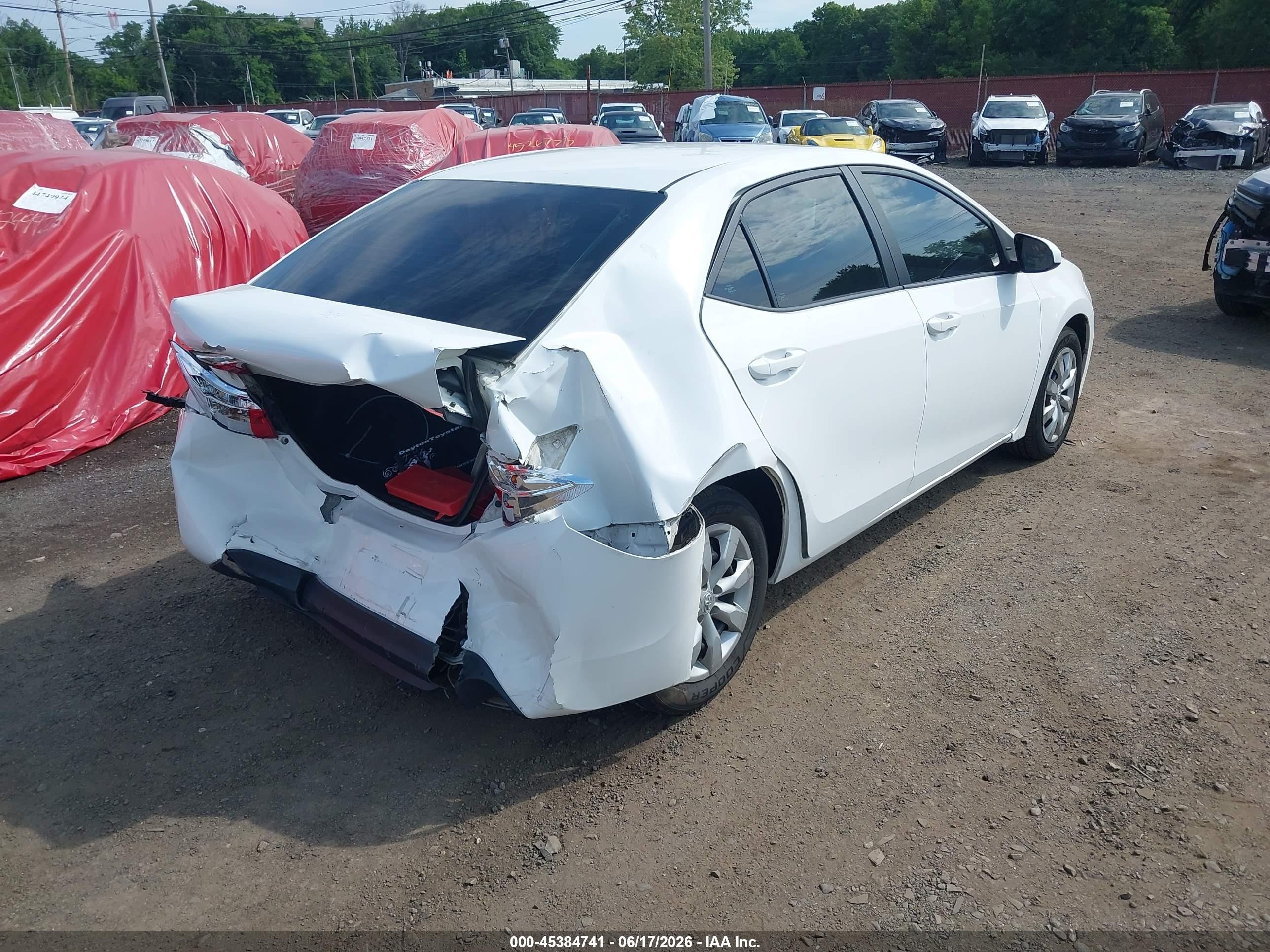 2015 Toyota Corolla Le White vin: 2T1BURHE7FC304538