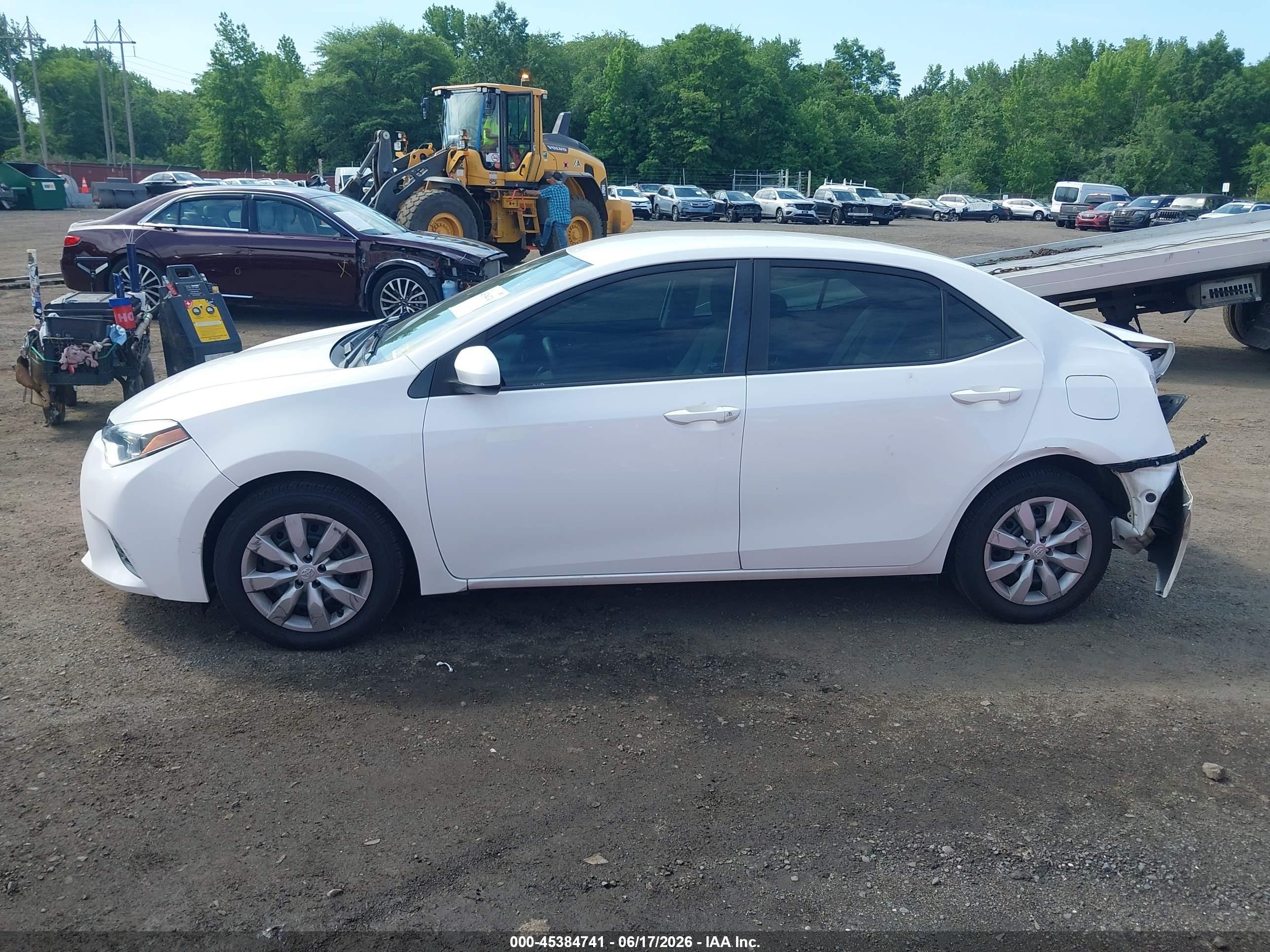 2015 Toyota Corolla Le White vin: 2T1BURHE7FC304538
