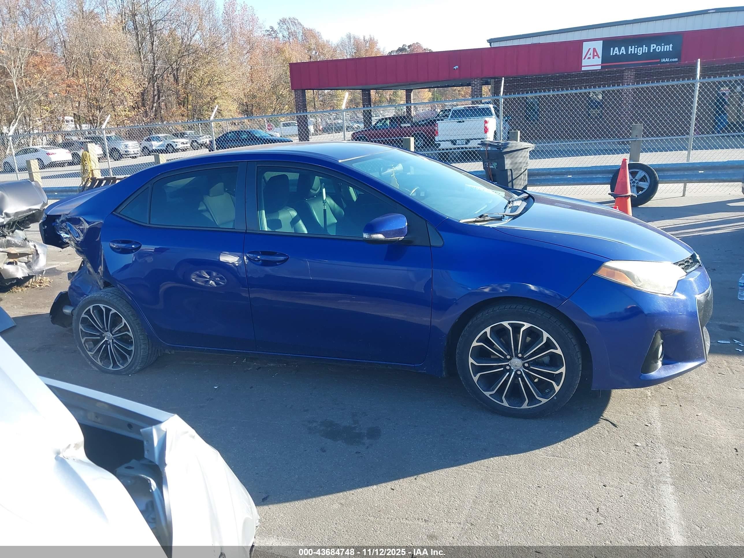 2015 Toyota Corolla S Plus Blue vin: 2T1BURHE7FC319511