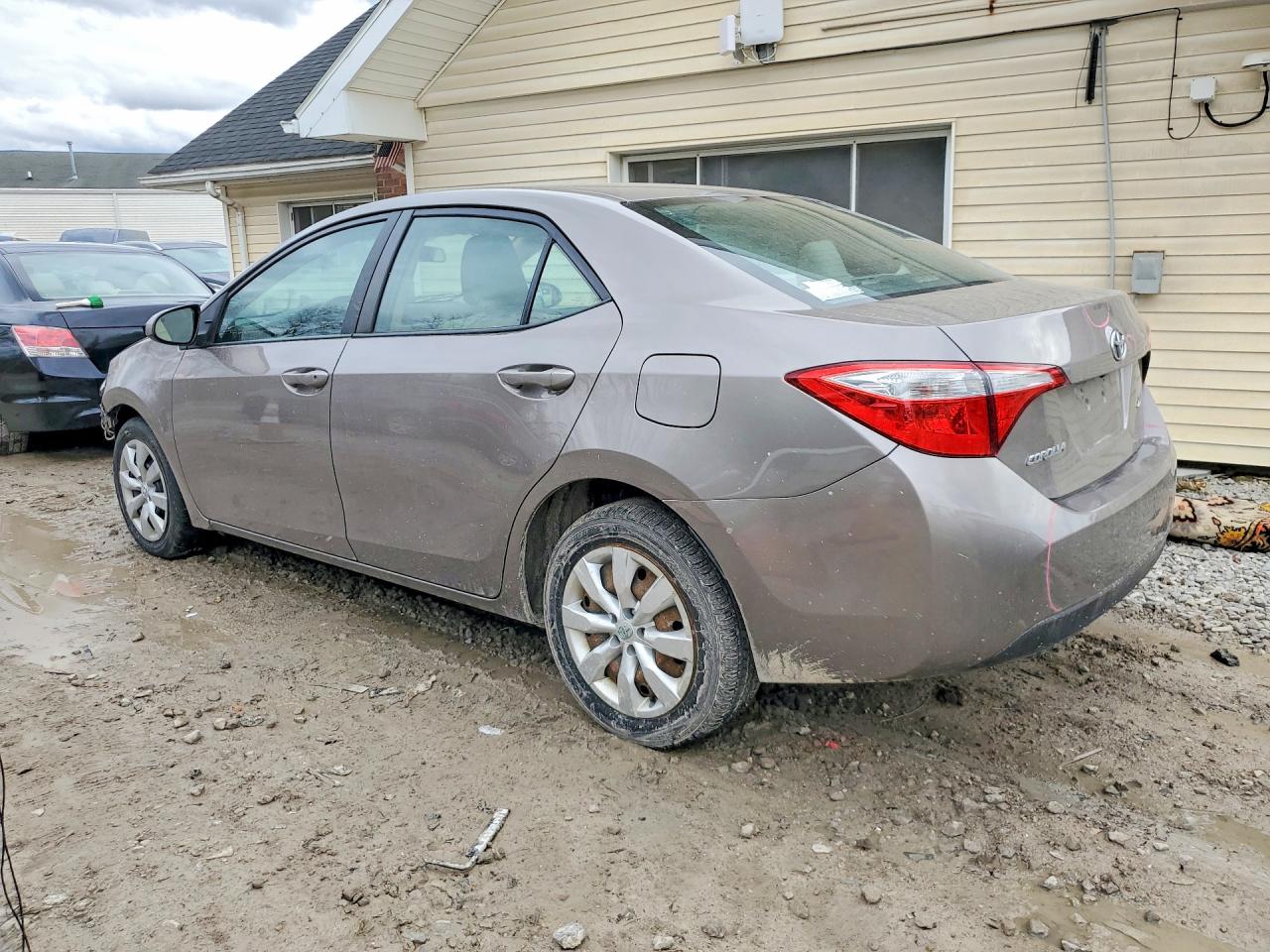 2015 Toyota Corolla Silver vin: 2T1BURHE7FC320898