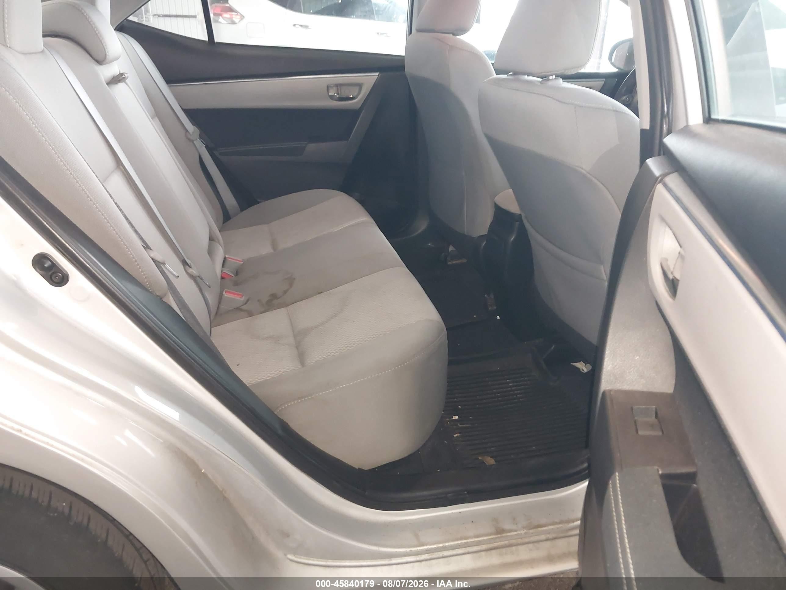 2015 Toyota Corolla Le Silver vin: 2T1BURHE7FC320948