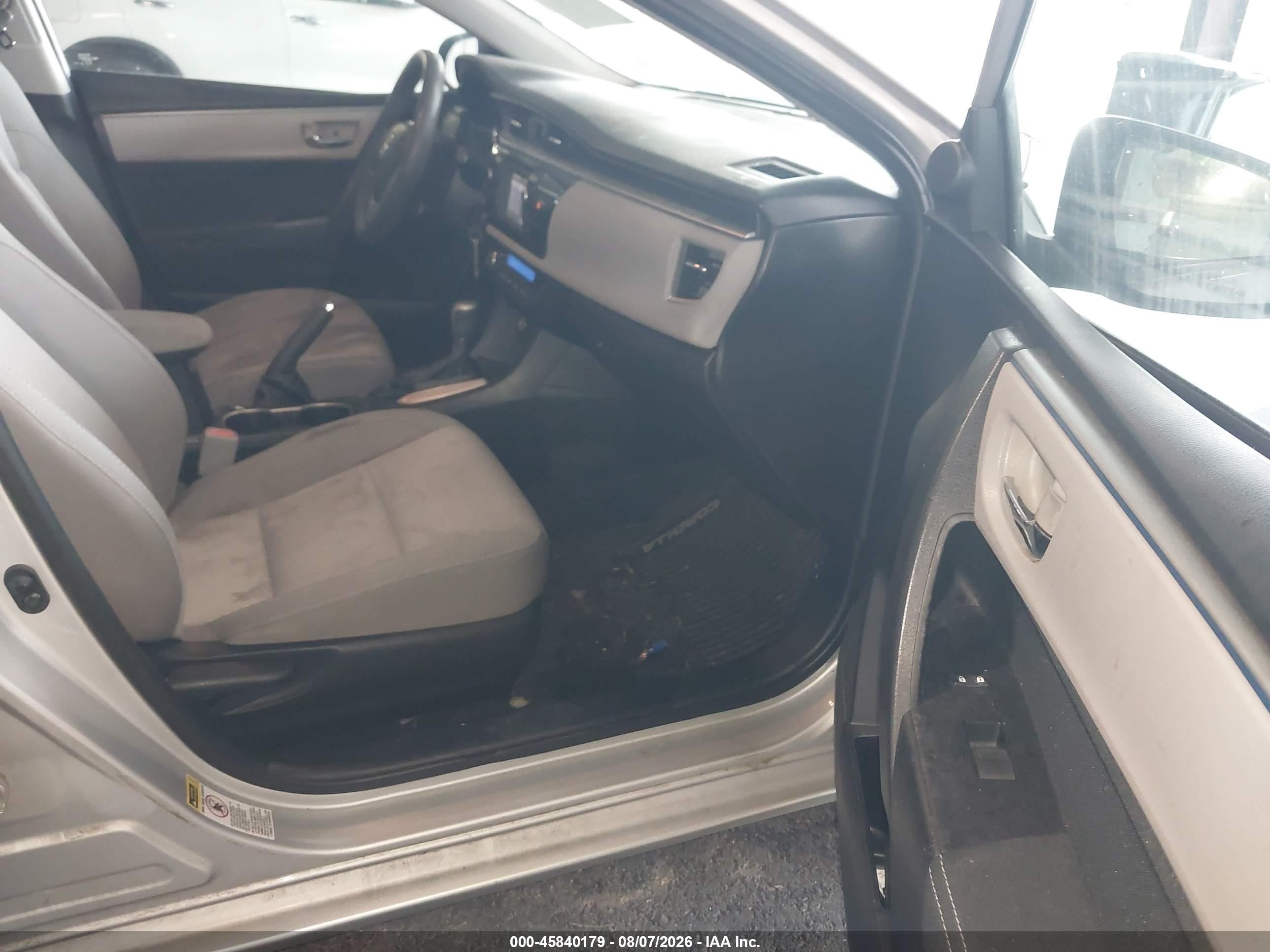 2015 Toyota Corolla Le Silver vin: 2T1BURHE7FC320948