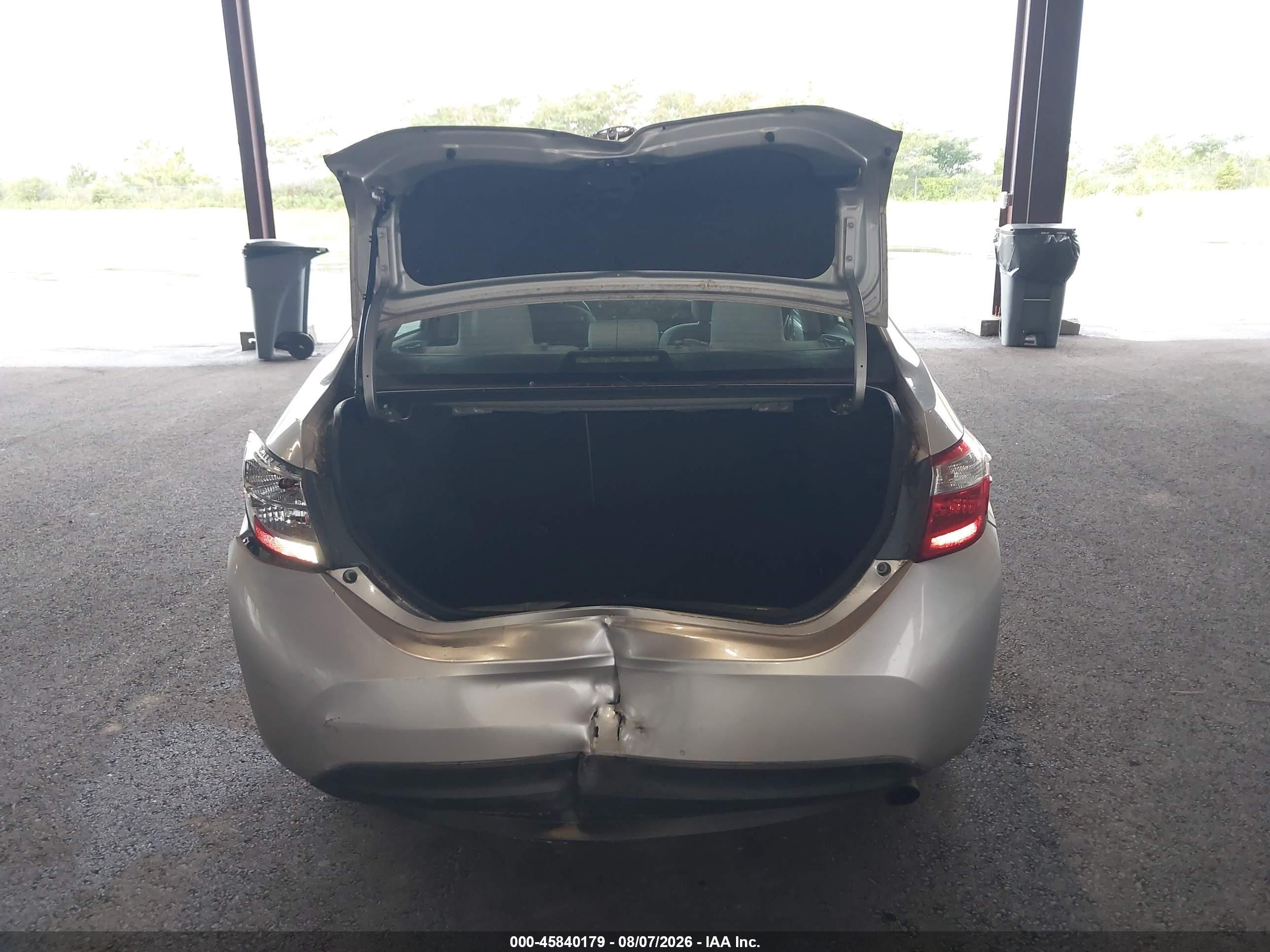 2015 Toyota Corolla Le Silver vin: 2T1BURHE7FC320948