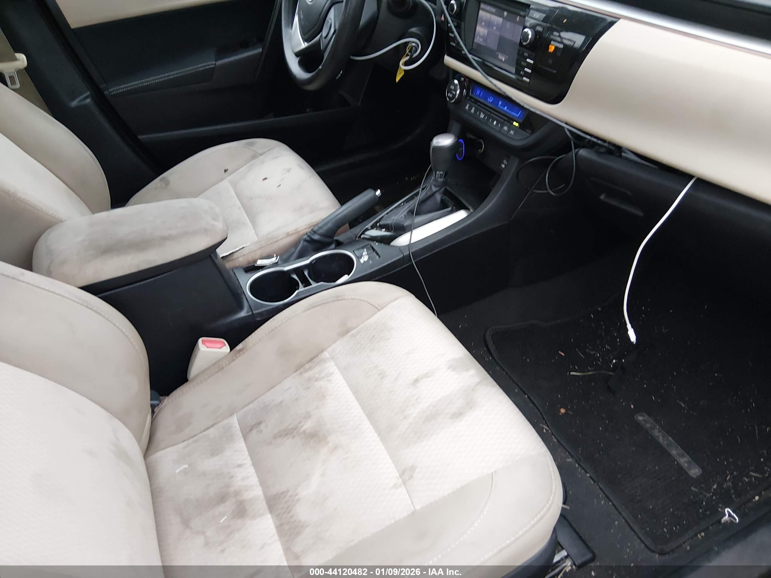 2015 Toyota Corolla Le Plus White vin: 2T1BURHE7FC343520