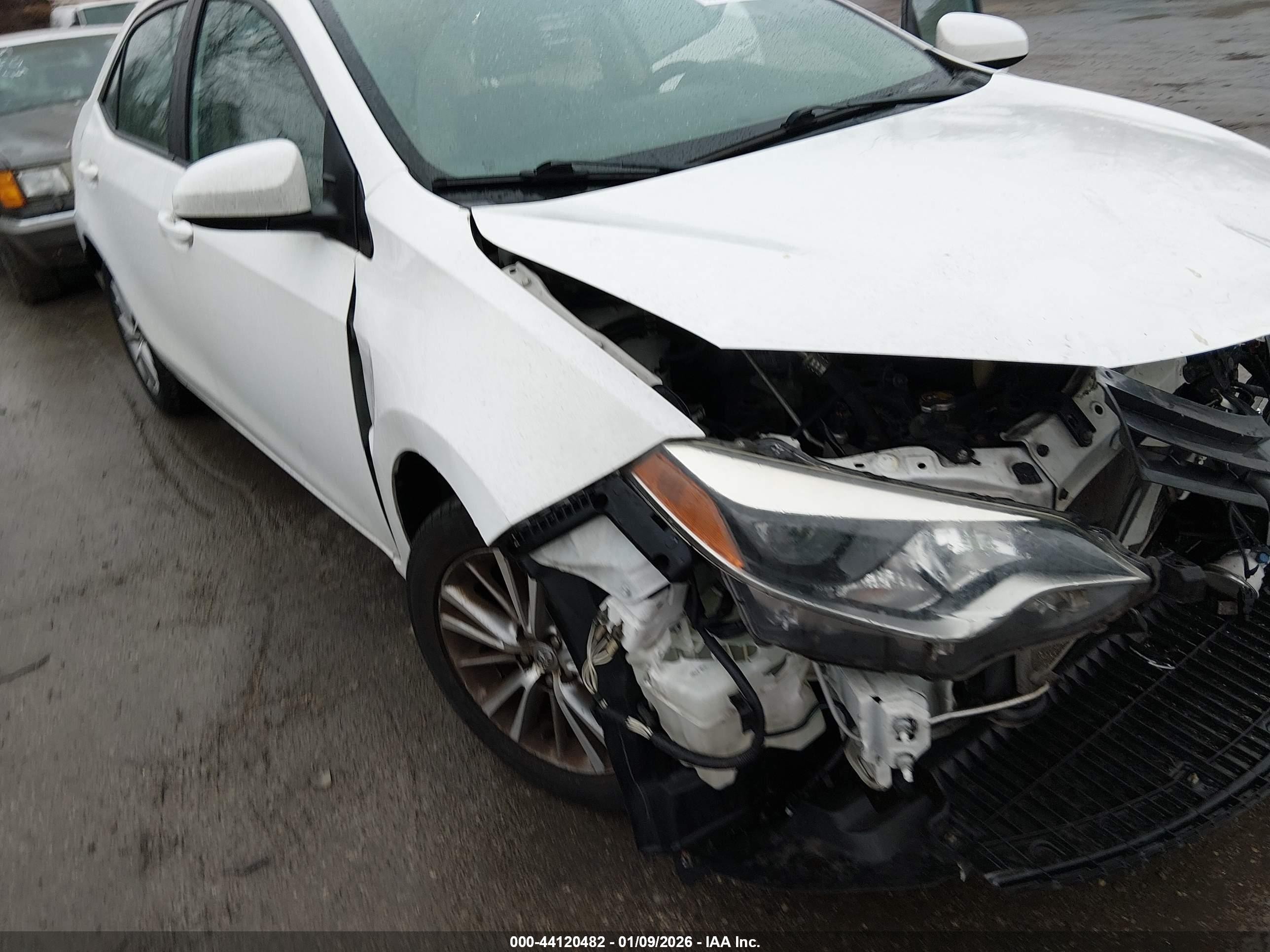 2015 Toyota Corolla Le Plus White vin: 2T1BURHE7FC343520