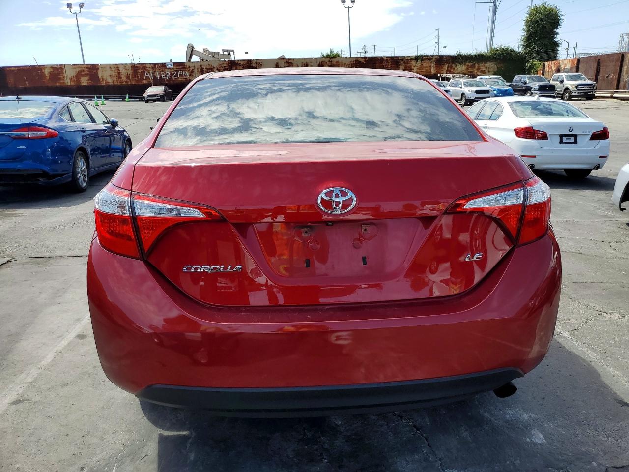 2015 Toyota Corolla Le Red vin: 2T1BURHE7FC351178