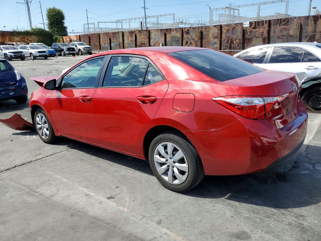 2015 Toyota Corolla Le Red vin: 2T1BURHE7FC351178
