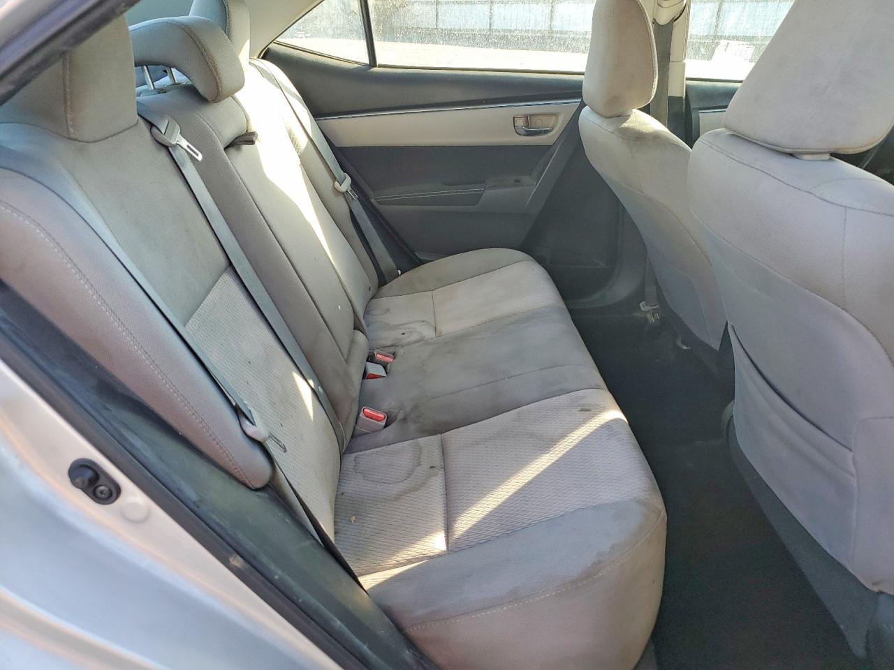 2015 Toyota Corolla Le Silver vin: 2T1BURHE7FC353366