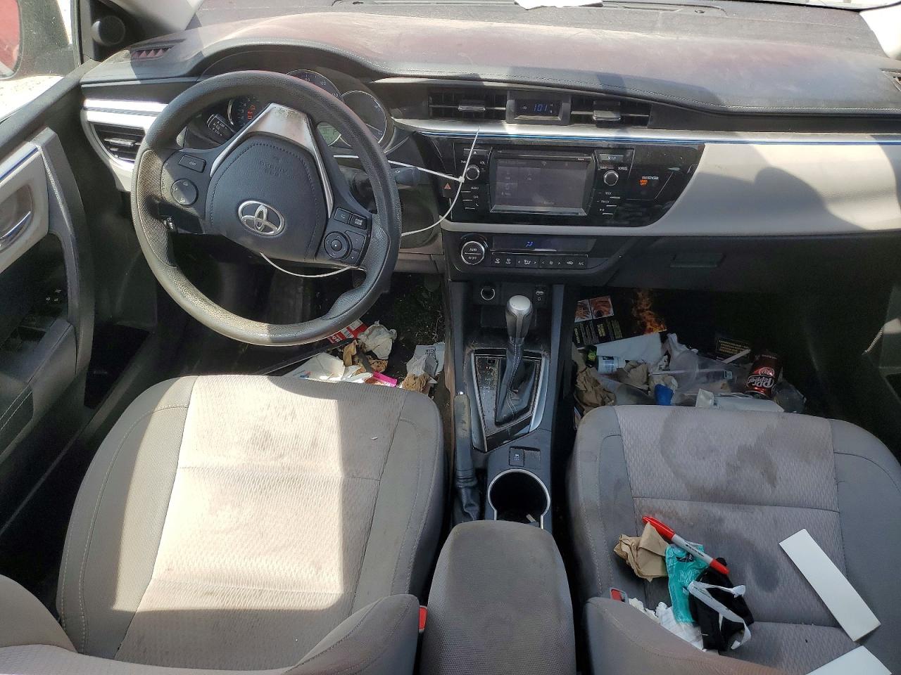 2015 Toyota Corolla Le Red vin: 2T1BURHE7FC370118