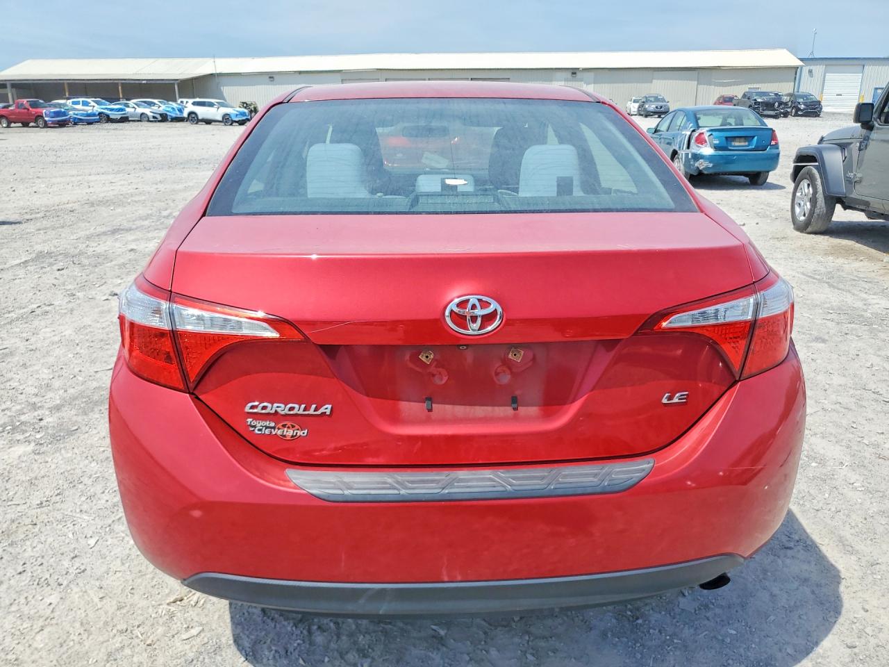 2015 Toyota Corolla Le Red vin: 2T1BURHE7FC370118
