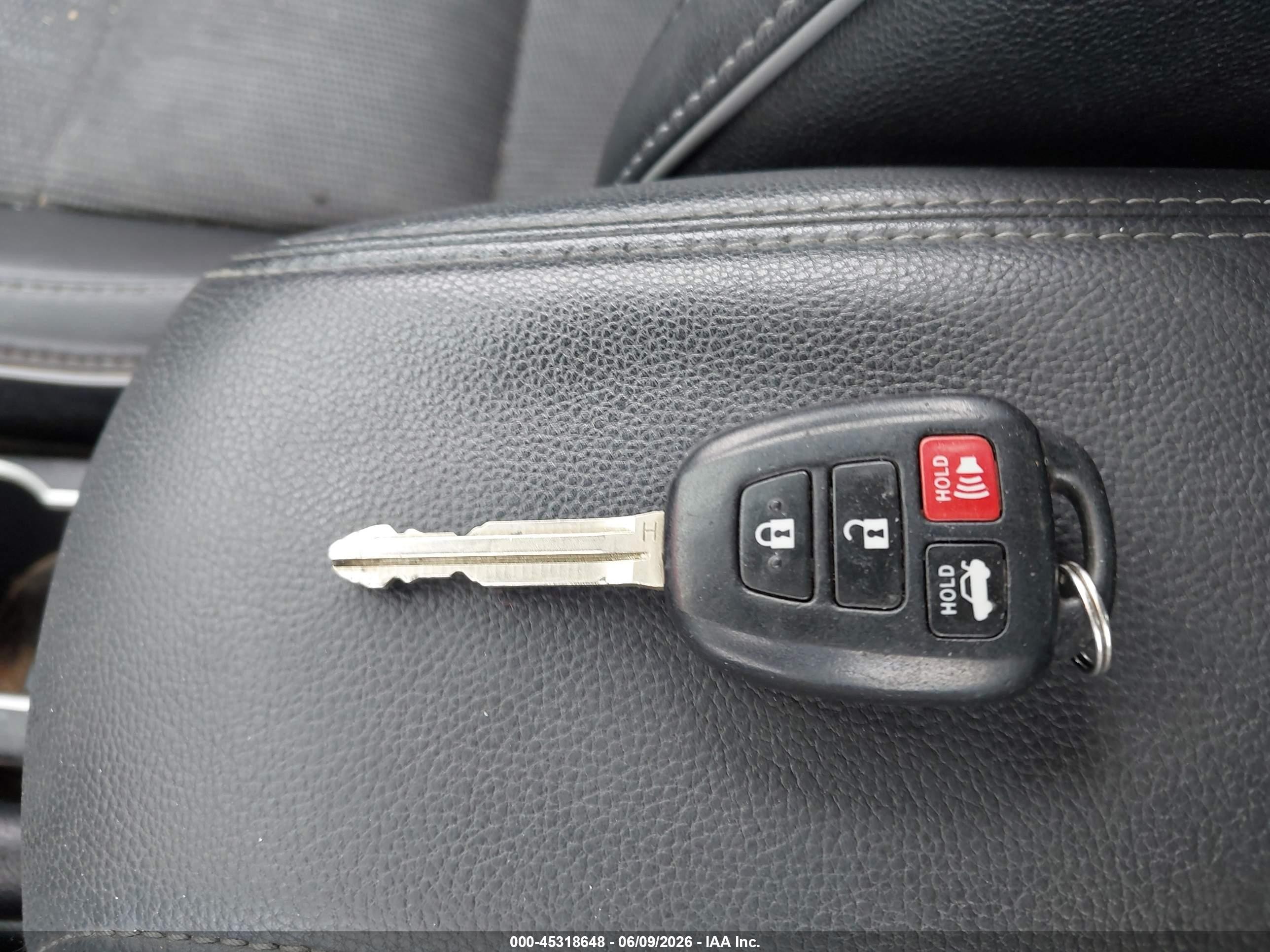 2015 Toyota Corolla S Plus Red vin: 2T1BURHE7FC374654