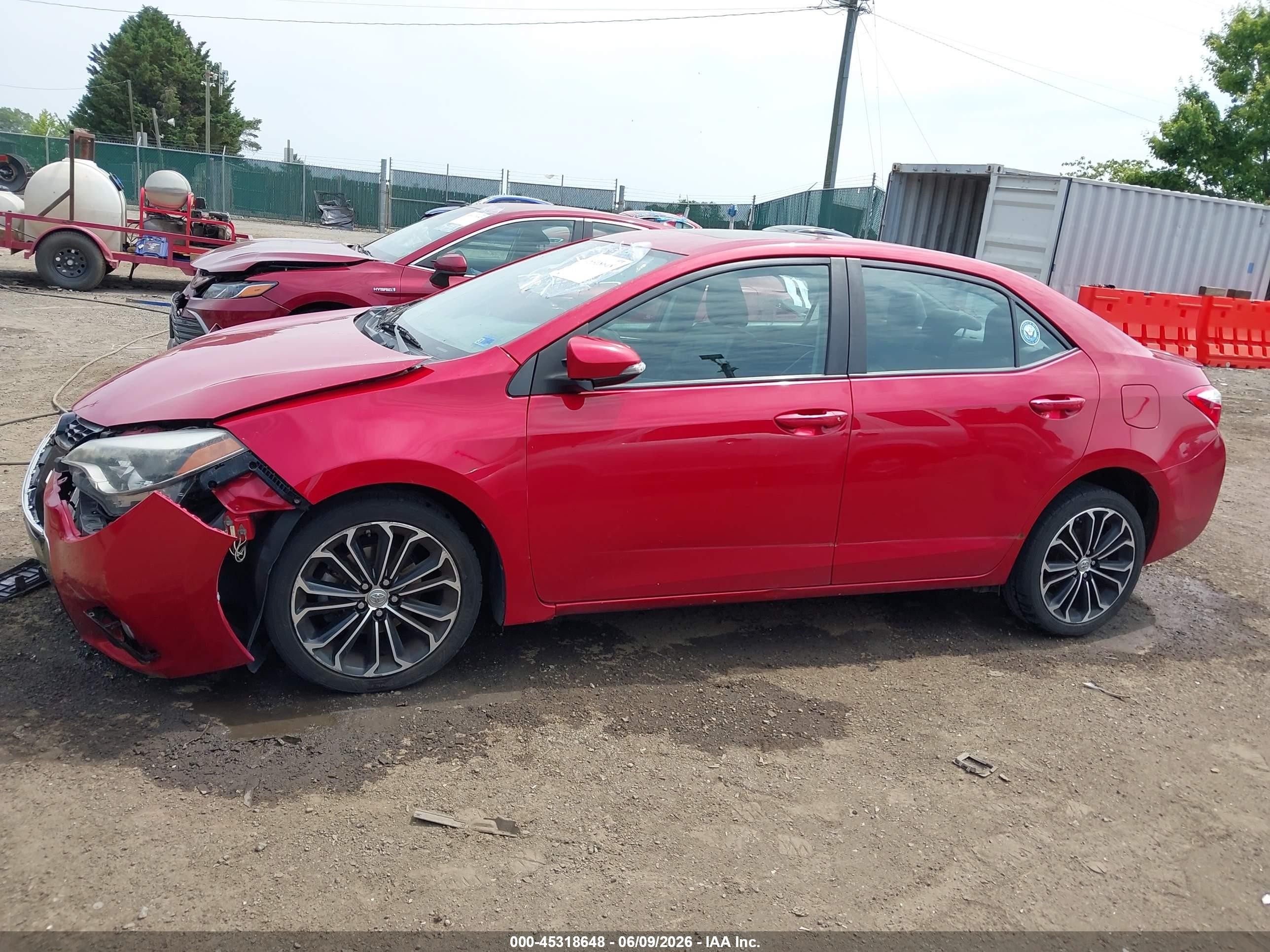 2015 Toyota Corolla S Plus Red vin: 2T1BURHE7FC374654