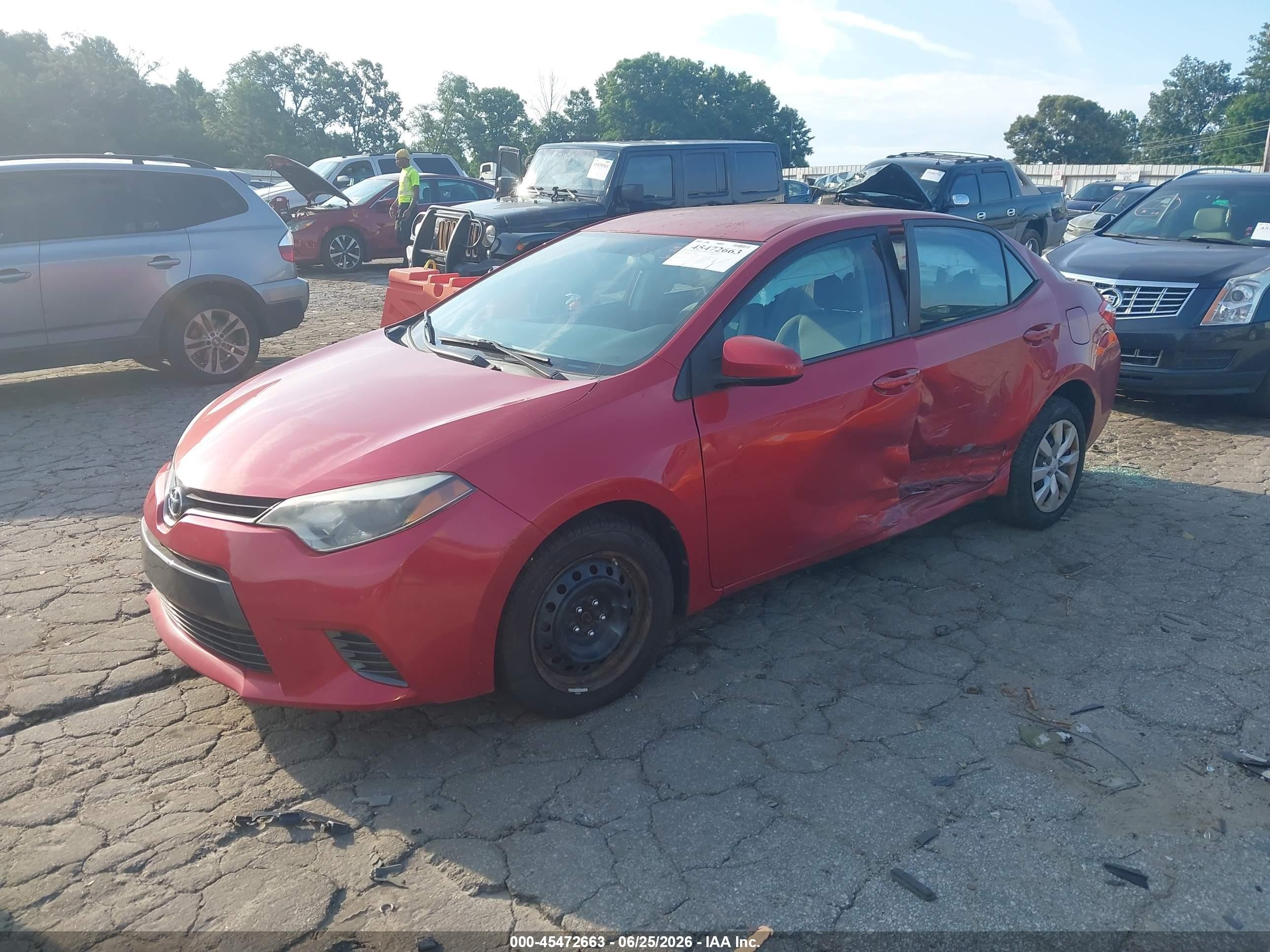 2015 Toyota Corolla Le Red vin: 2T1BURHE7FC398890