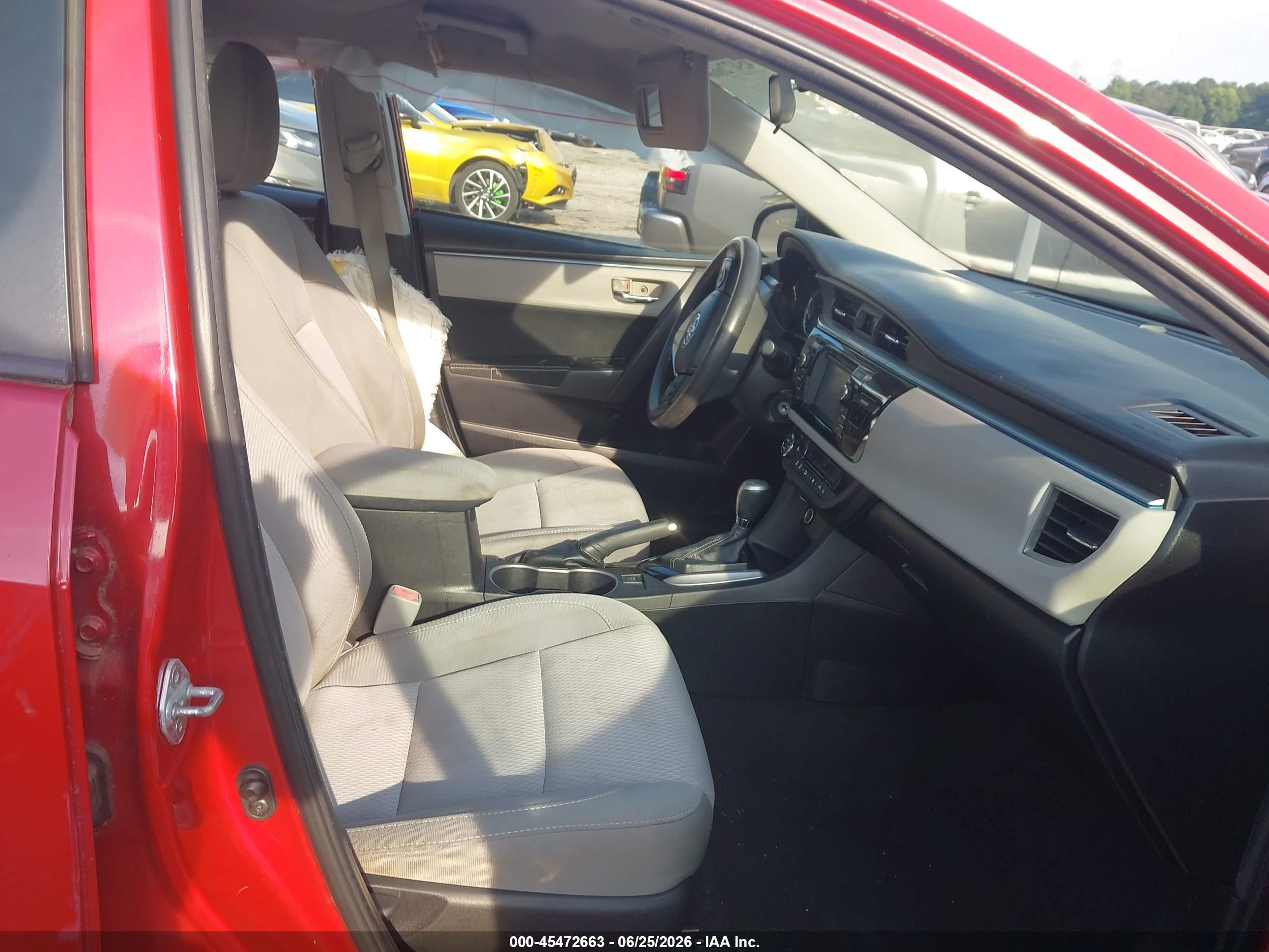 2015 Toyota Corolla Le Red vin: 2T1BURHE7FC398890