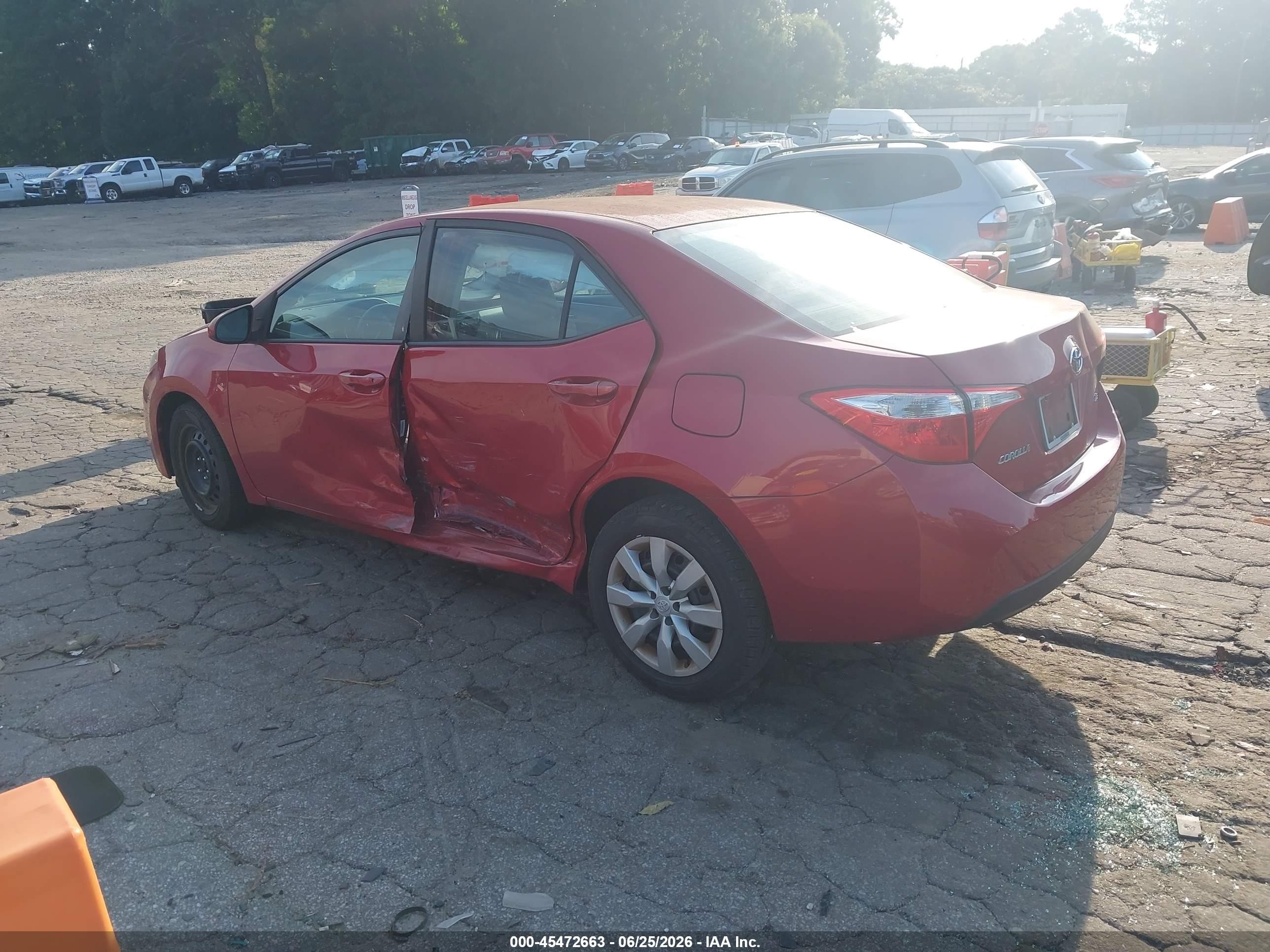 2015 Toyota Corolla Le Red vin: 2T1BURHE7FC398890