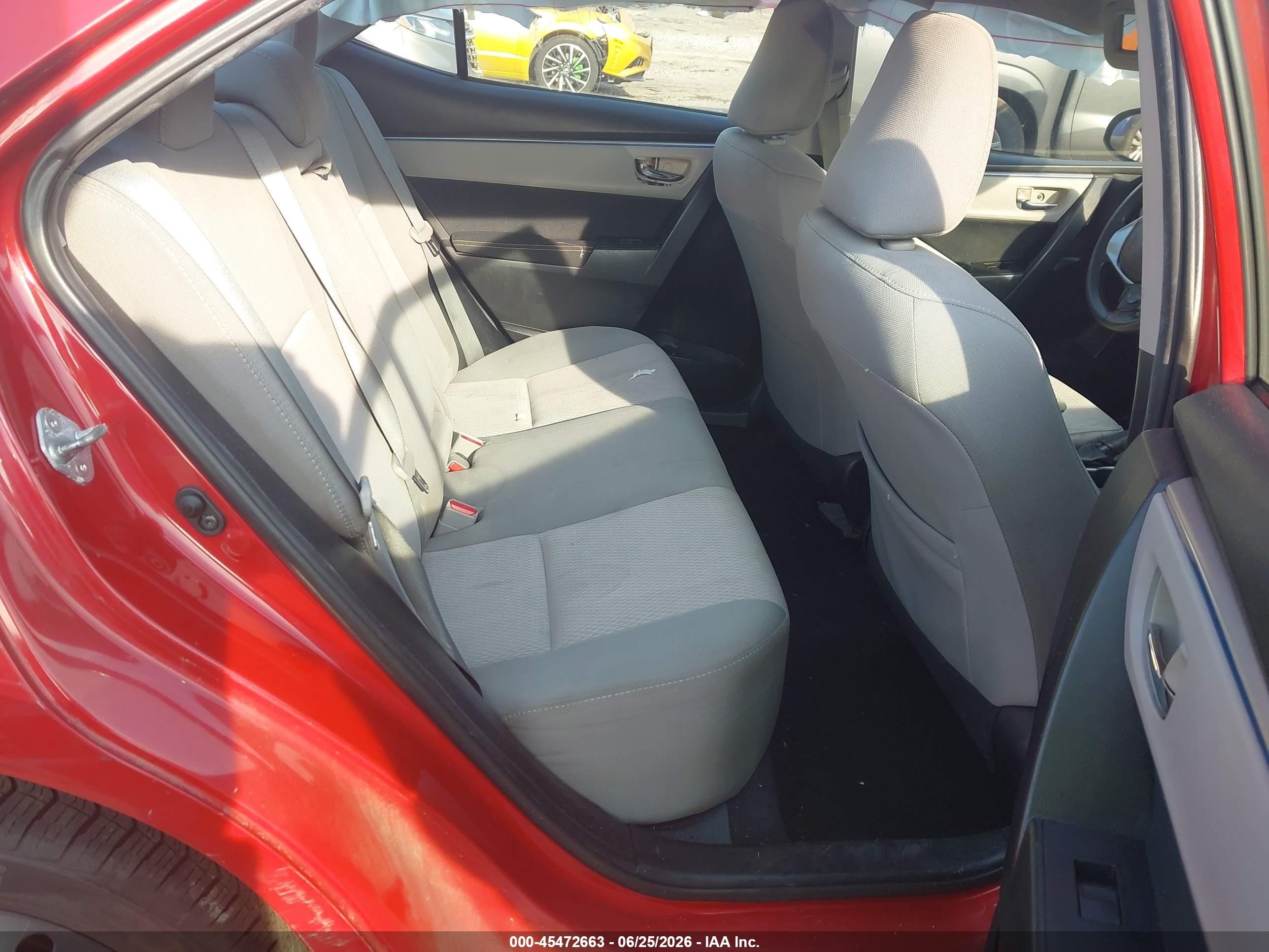 2015 Toyota Corolla Le Red vin: 2T1BURHE7FC398890