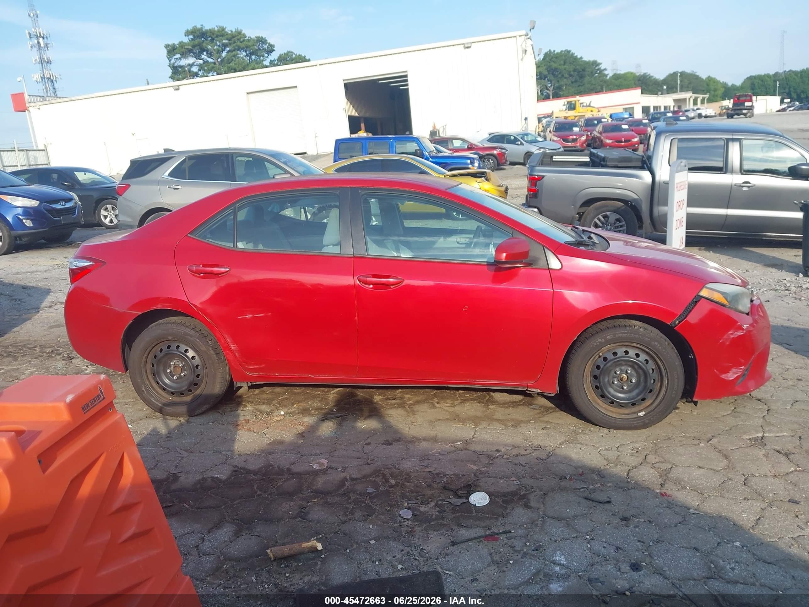 2015 Toyota Corolla Le Red vin: 2T1BURHE7FC398890