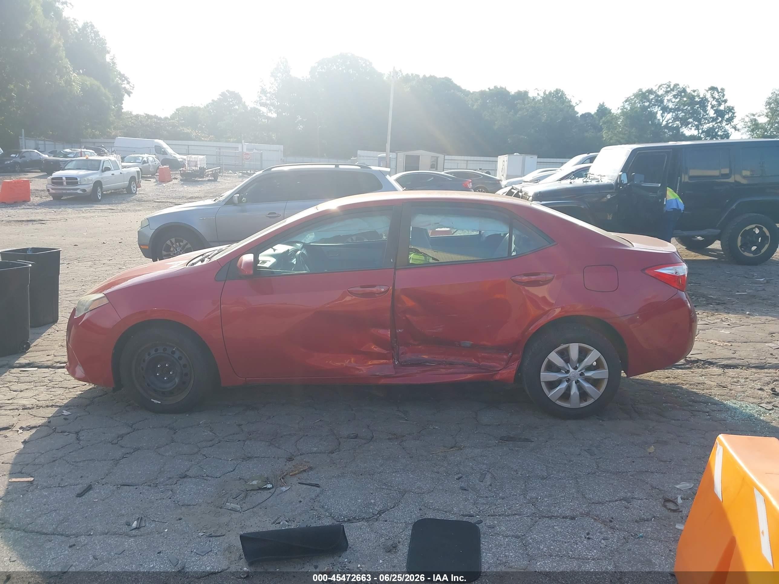2015 Toyota Corolla Le Red vin: 2T1BURHE7FC398890