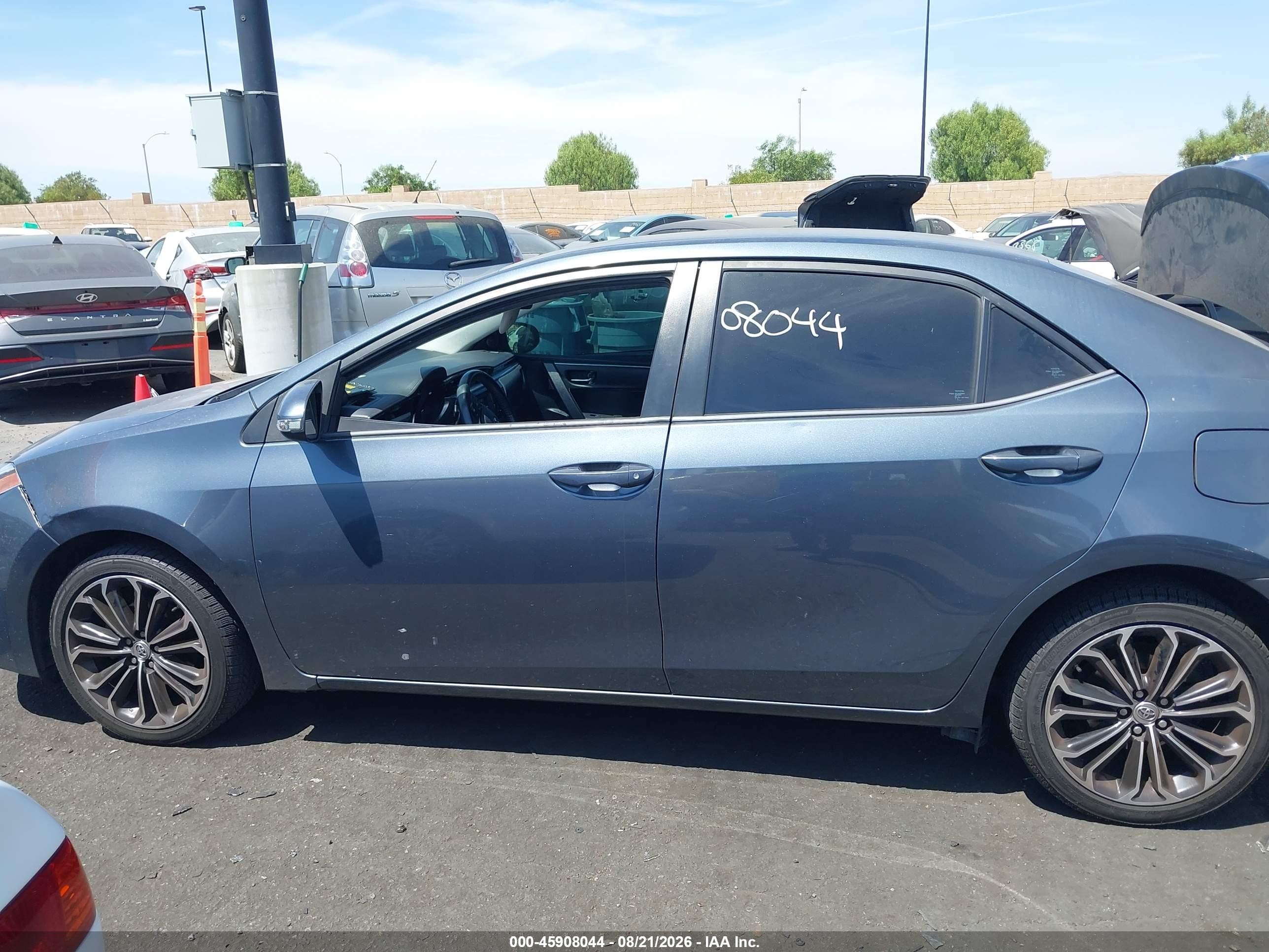 2015 Toyota Corolla S Plus Dark Blue vin: 2T1BURHE7FC401853