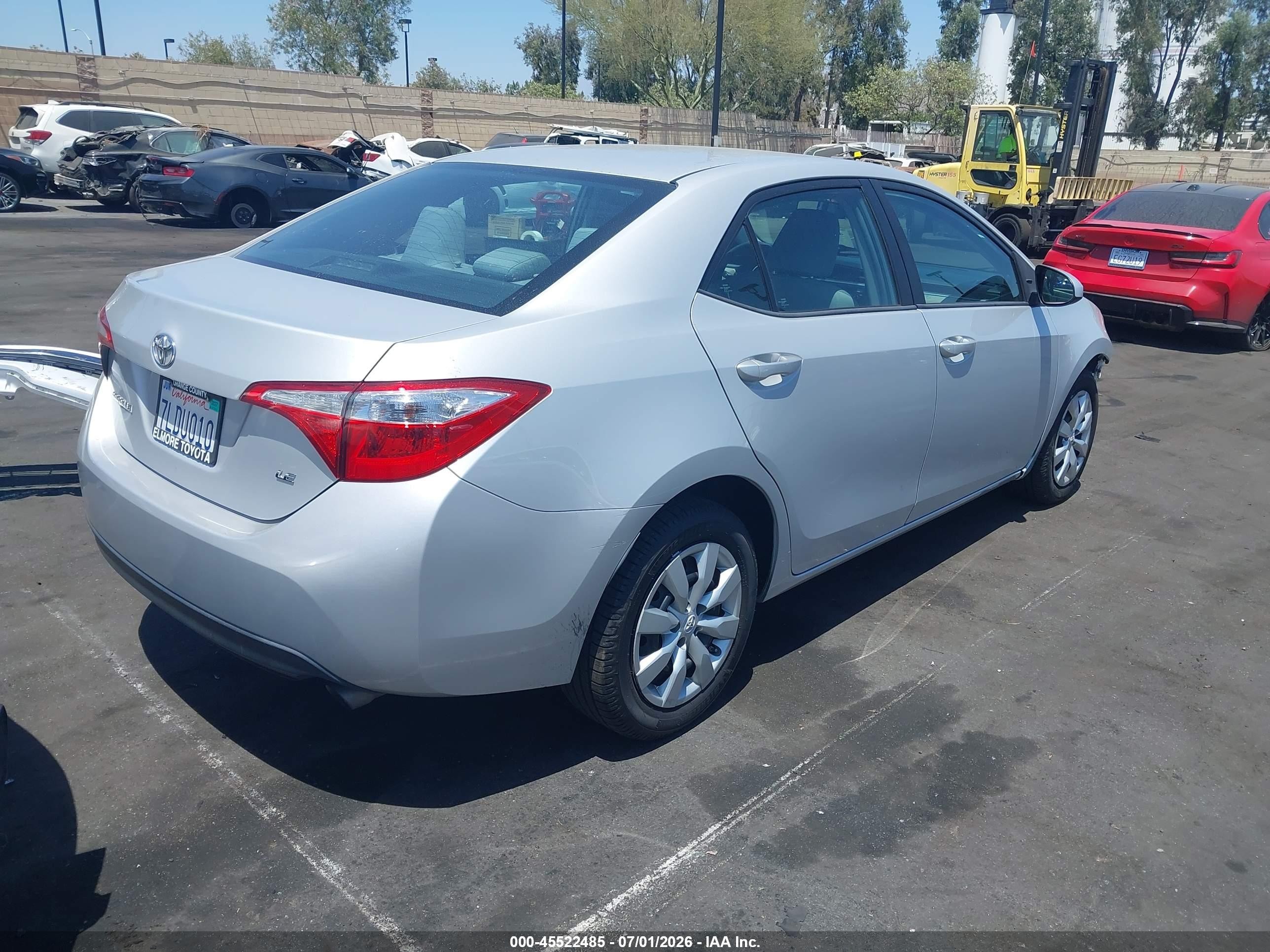 2015 Toyota Corolla Le Серебряный vin: 2T1BURHE7FC407796