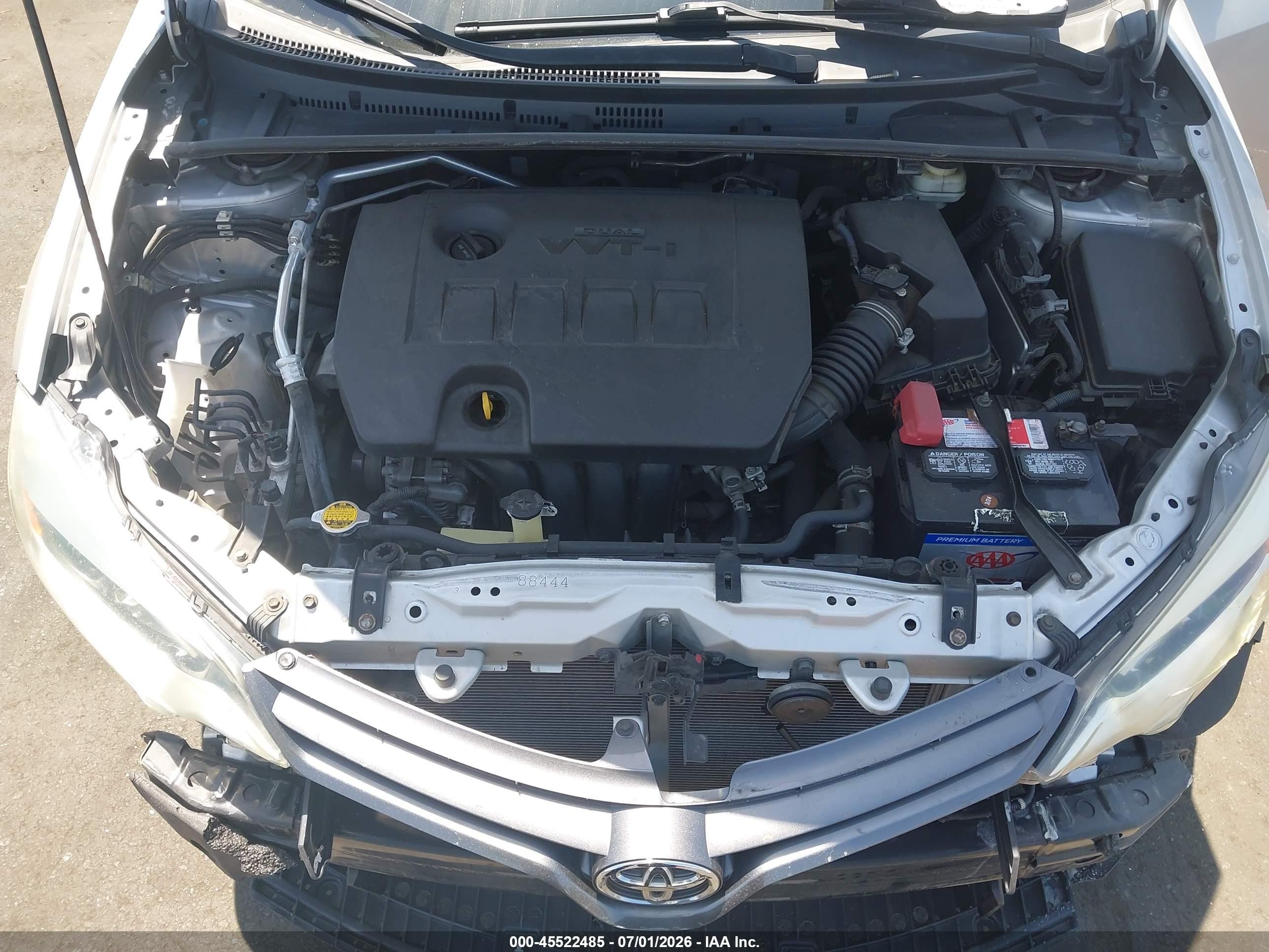 2015 Toyota Corolla Le Серебряный vin: 2T1BURHE7FC407796