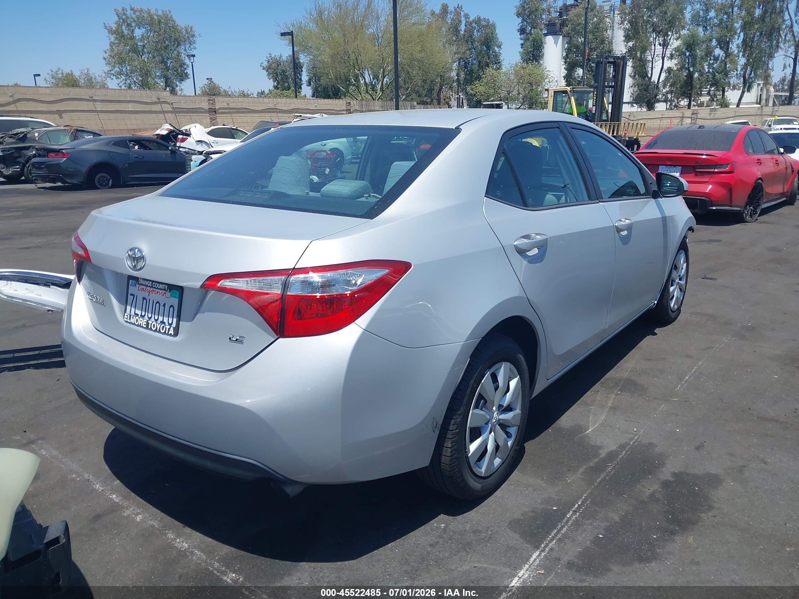 2015 Toyota Corolla Le Серебряный vin: 2T1BURHE7FC407796