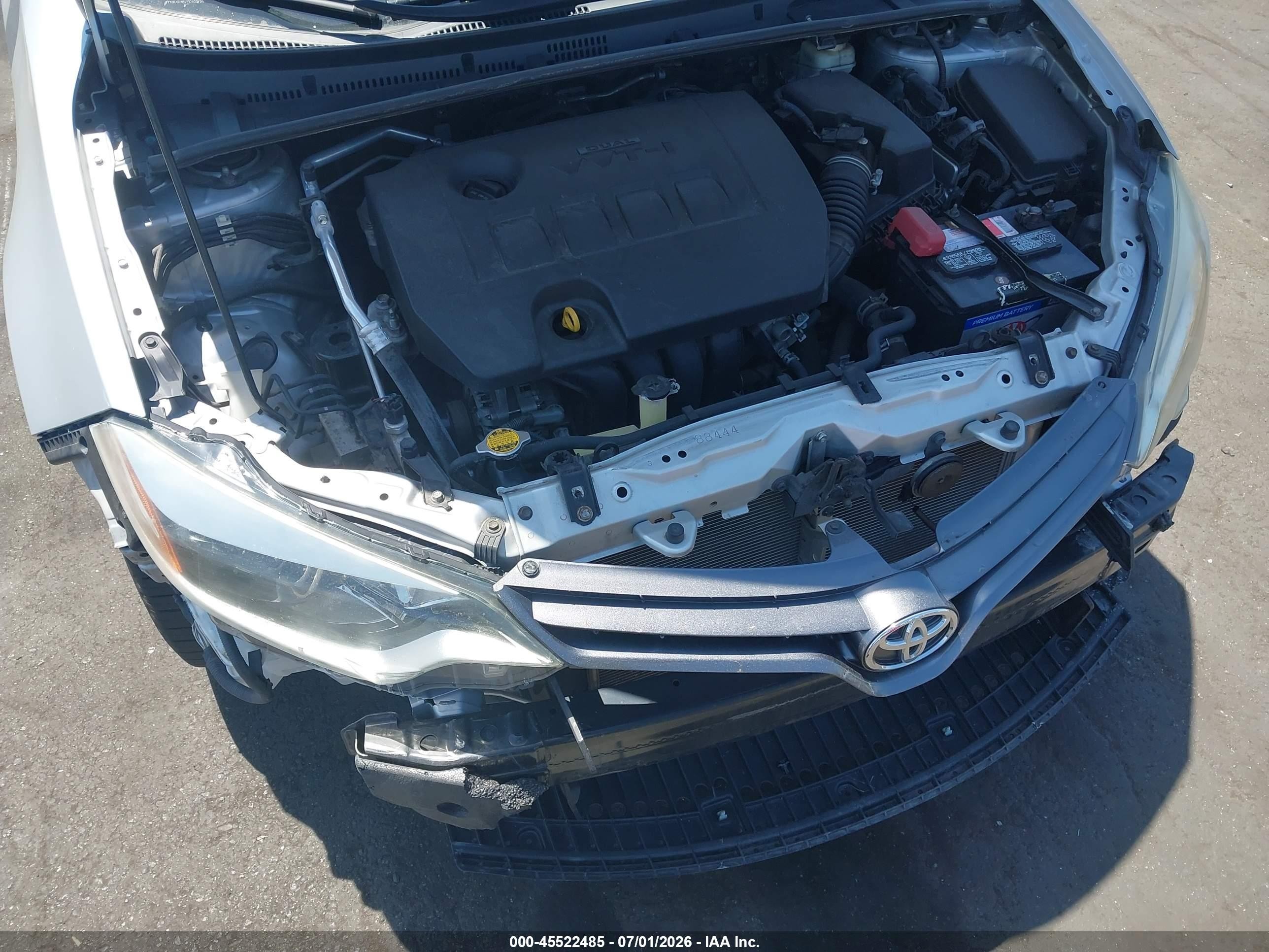 2015 Toyota Corolla Le Серебряный vin: 2T1BURHE7FC407796