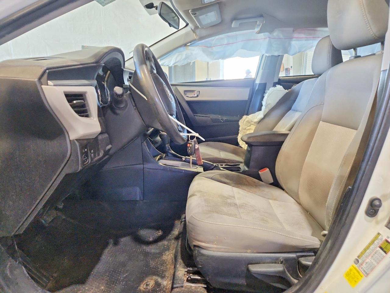 2015 Toyota Corolla Le White vin: 2T1BURHE7FC417907