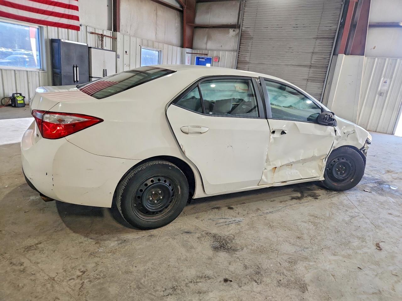2015 Toyota Corolla Le White vin: 2T1BURHE7FC417907