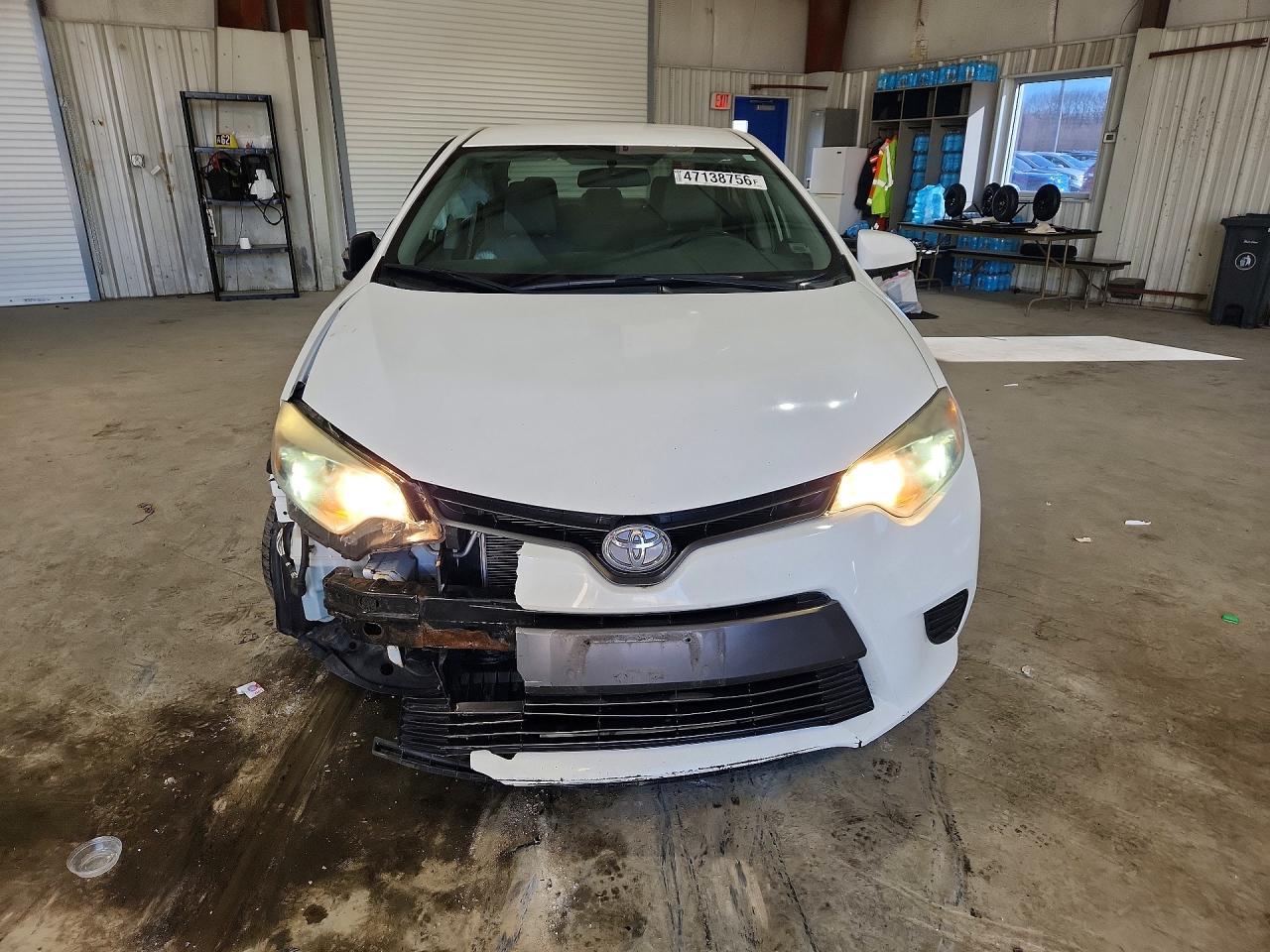 2015 Toyota Corolla Le White vin: 2T1BURHE7FC417907