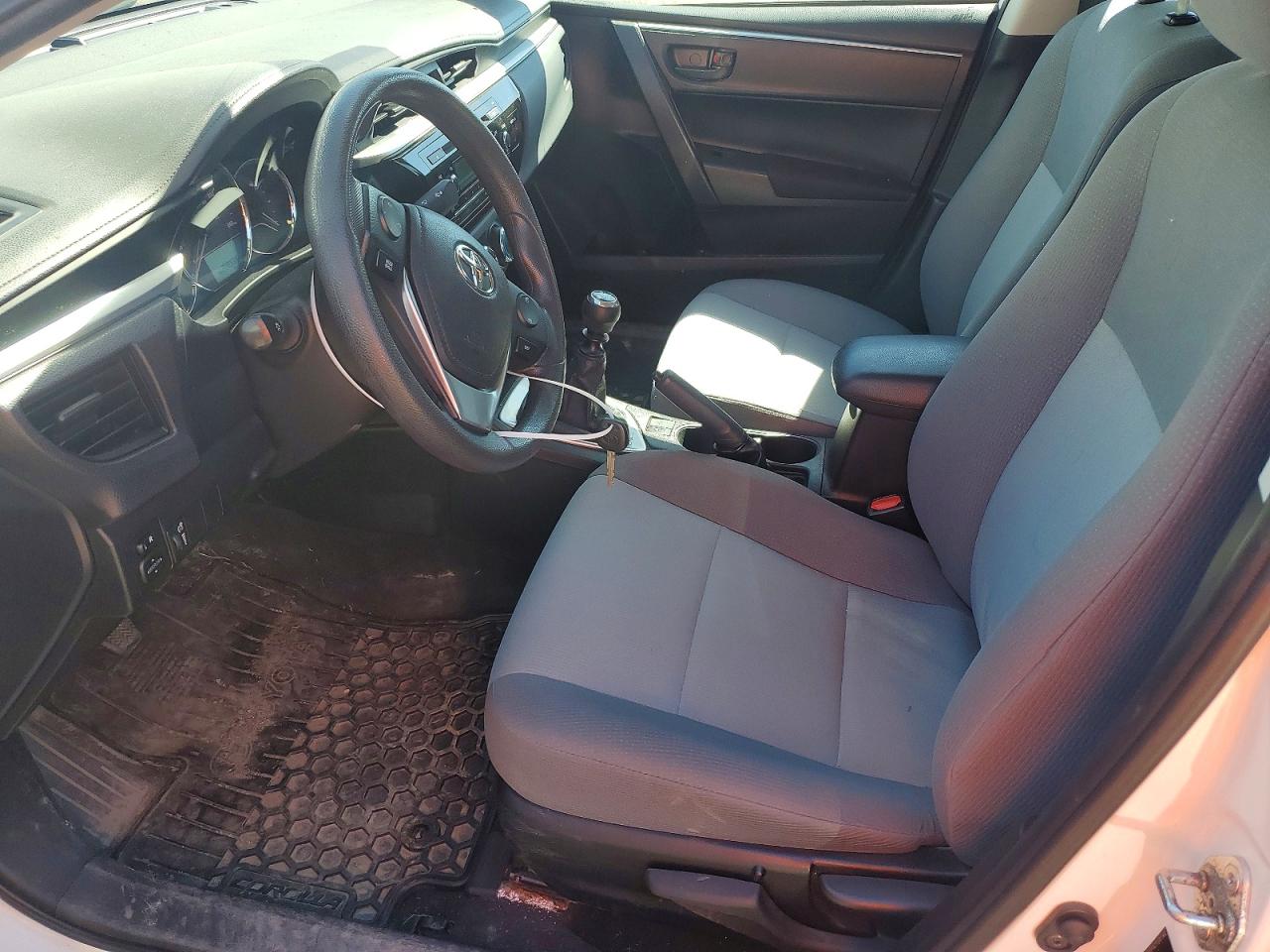 2015 Toyota Corolla L White vin: 2T1BURHE7FC426719