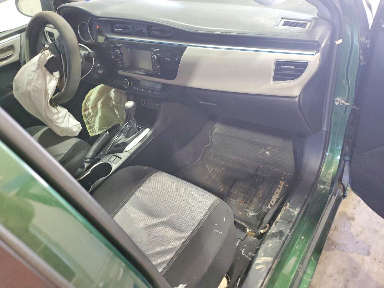 2015 Toyota Corolla Le Green vin: 2T1BURHE7FC433573