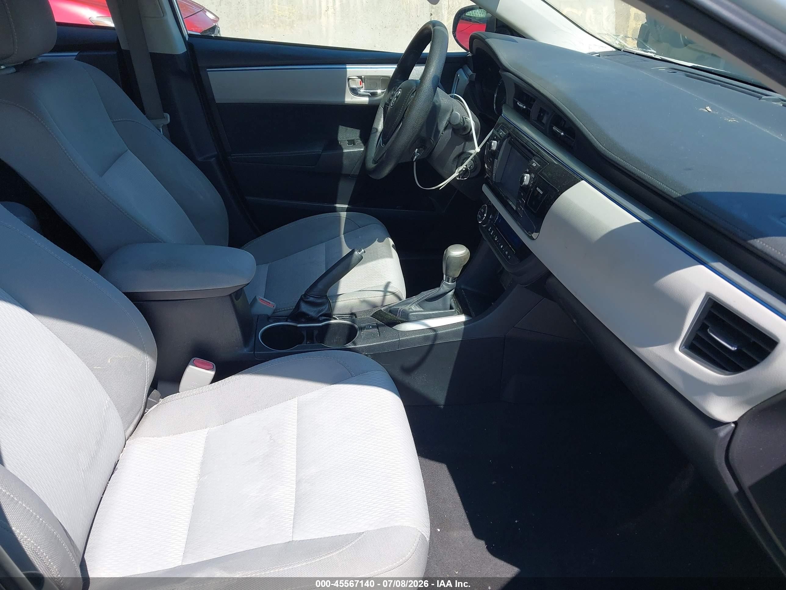 2015 Toyota Corolla Le White vin: 2T1BURHE7FC445545