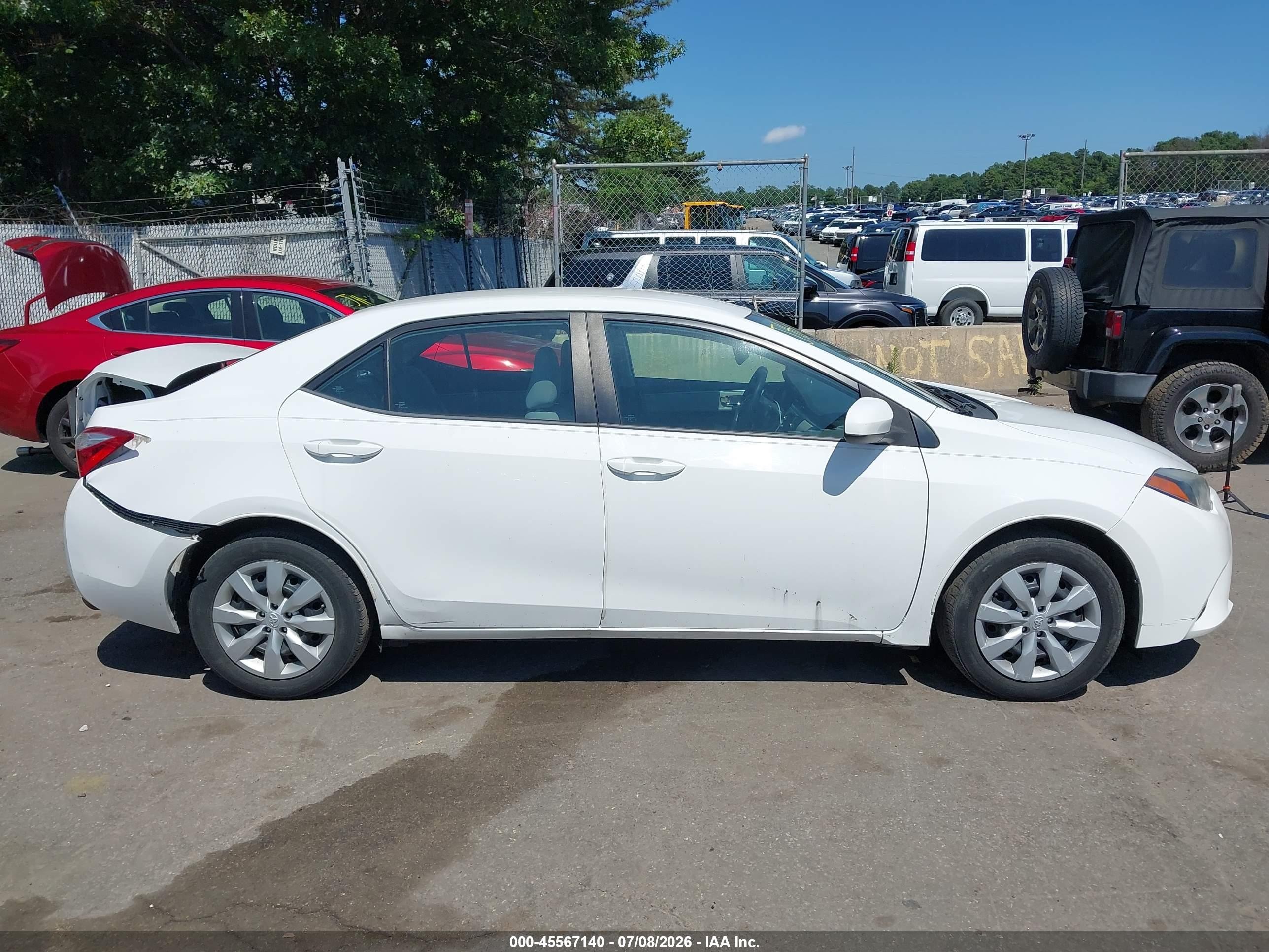 2015 Toyota Corolla Le White vin: 2T1BURHE7FC445545