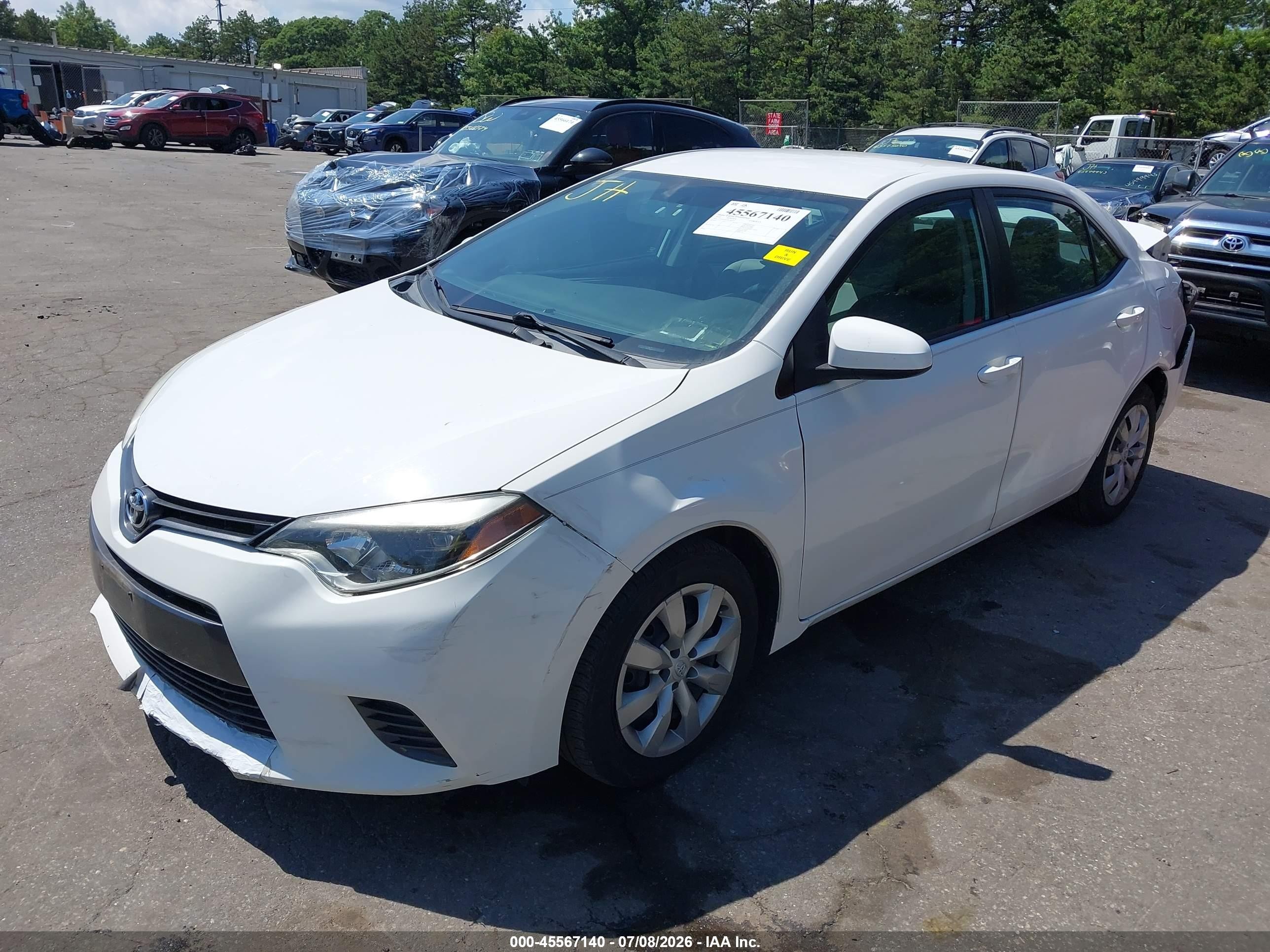 2015 Toyota Corolla Le White vin: 2T1BURHE7FC445545