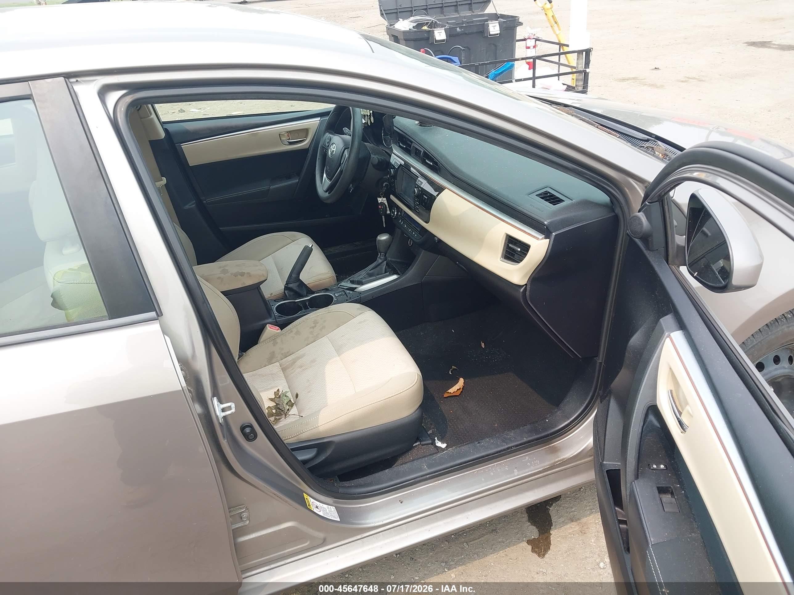 2015 Toyota Corolla Le Gold vin: 2T1BURHE7FC454715