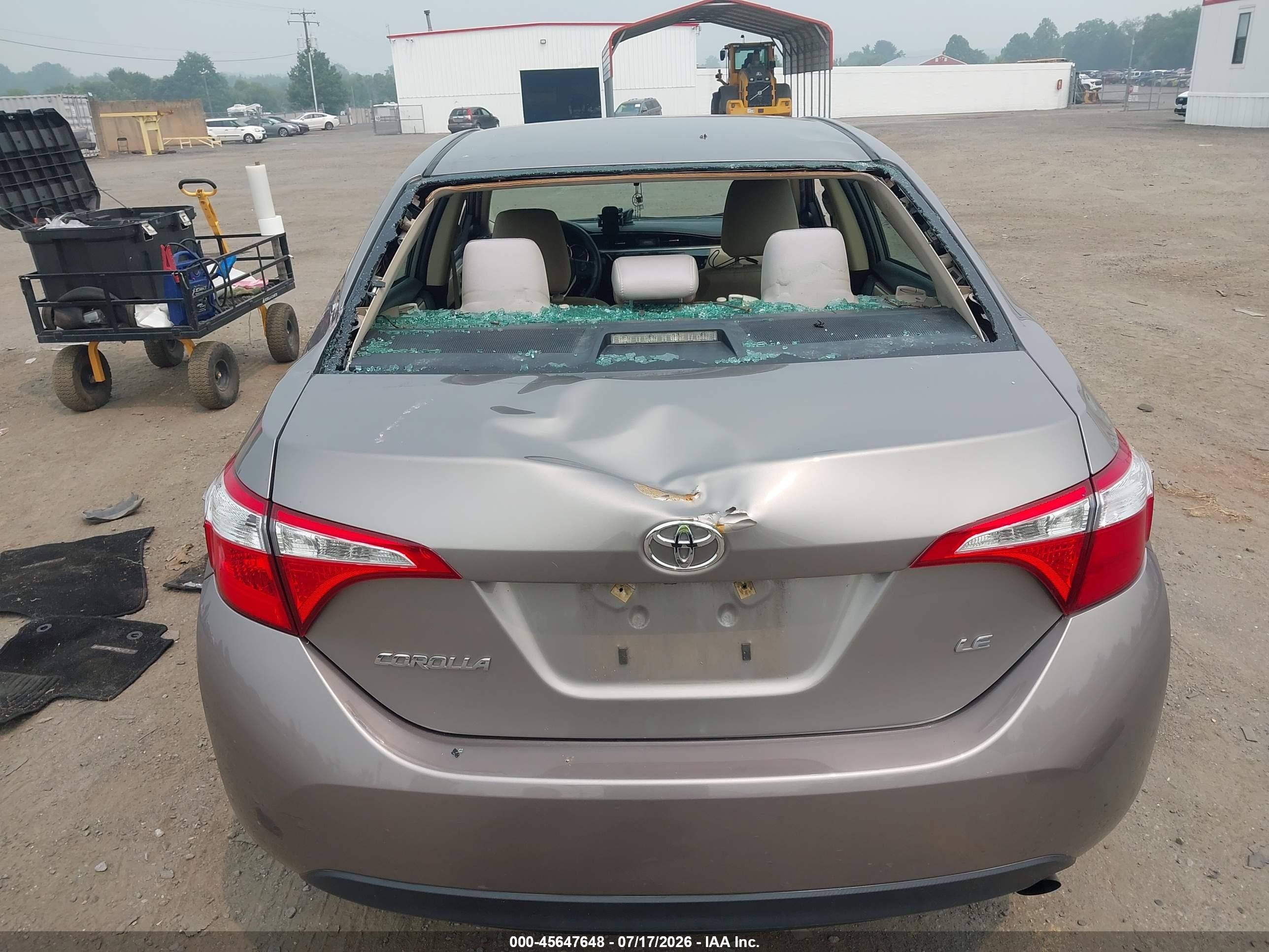 2015 Toyota Corolla Le Gold vin: 2T1BURHE7FC454715