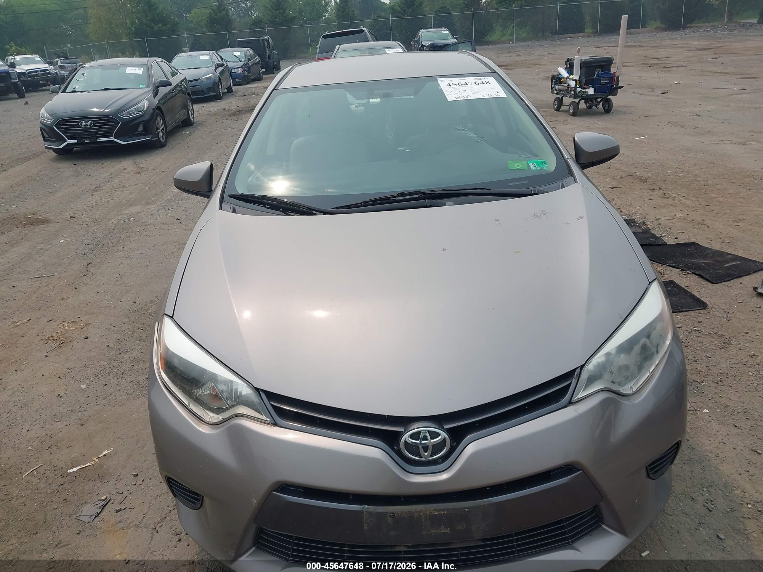2015 Toyota Corolla Le Gold vin: 2T1BURHE7FC454715