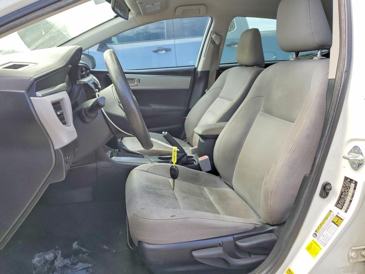 2015 Toyota Corolla Le White vin: 2T1BURHE7FC465200