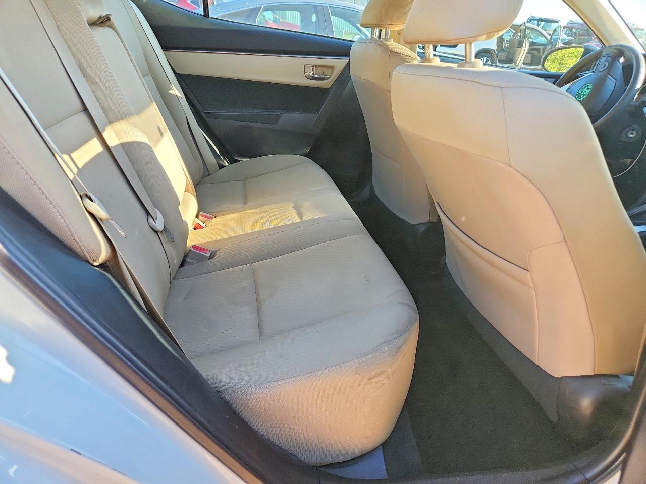2016 Toyota Corolla Le White vin: 2T1BURHE7GC554279
