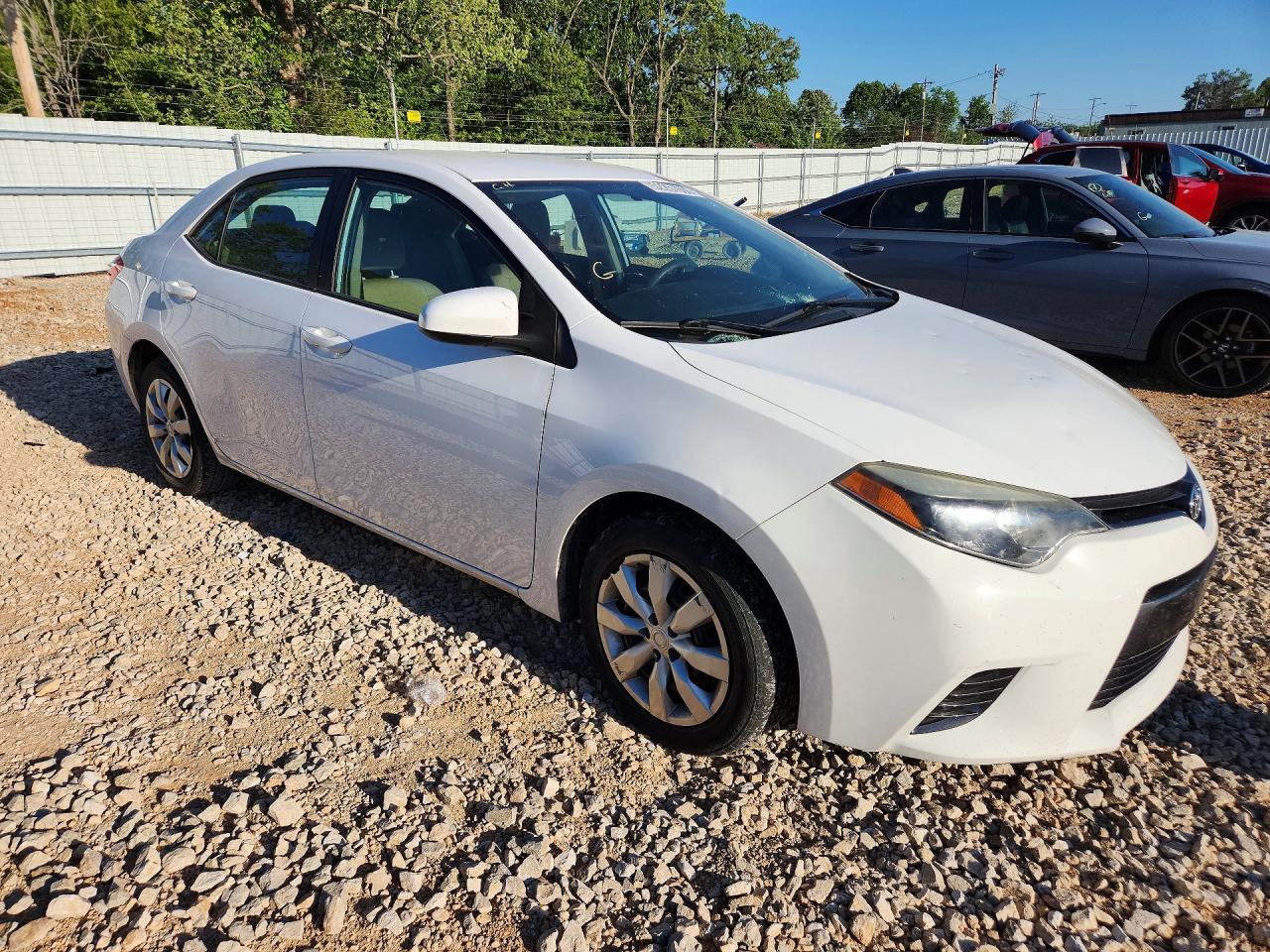2016 Toyota Corolla Le White vin: 2T1BURHE7GC554279