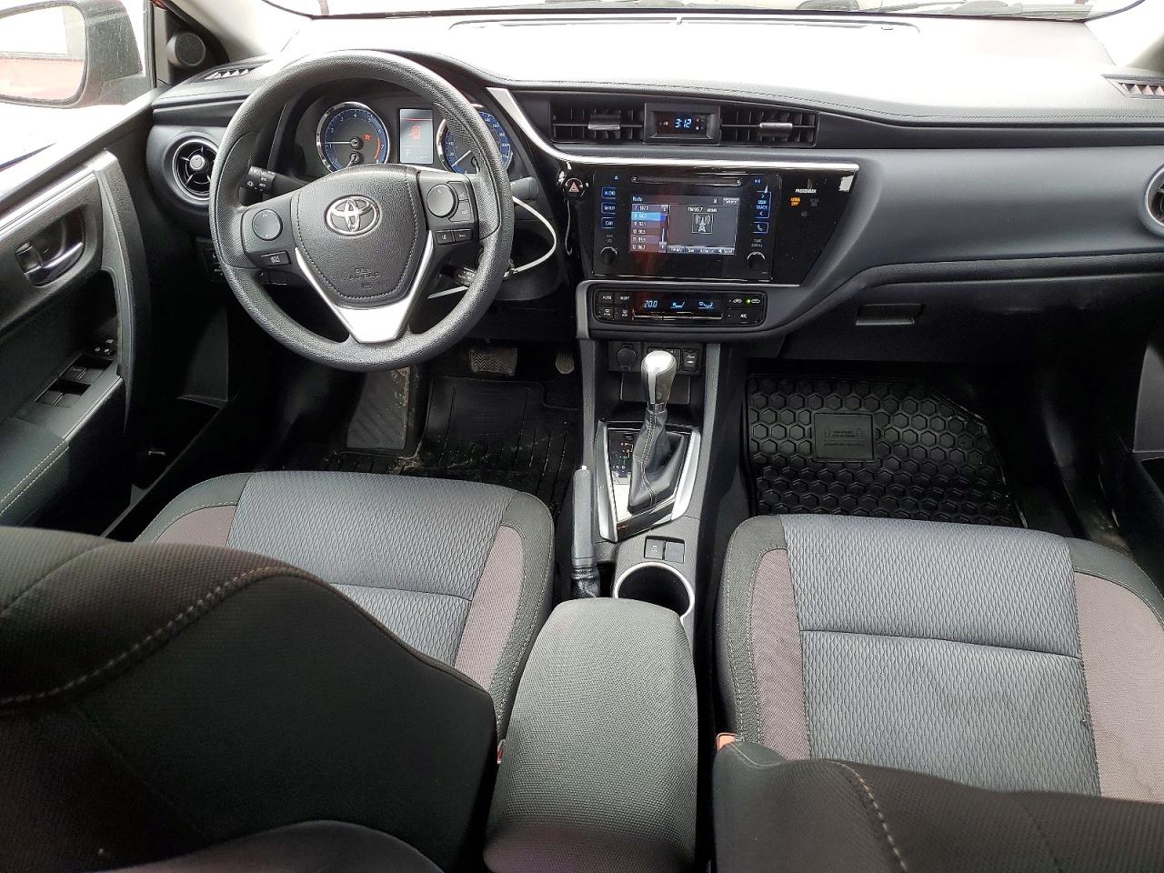2017 Toyota Corolla L Красный vin: 2T1BURHE7HC878270