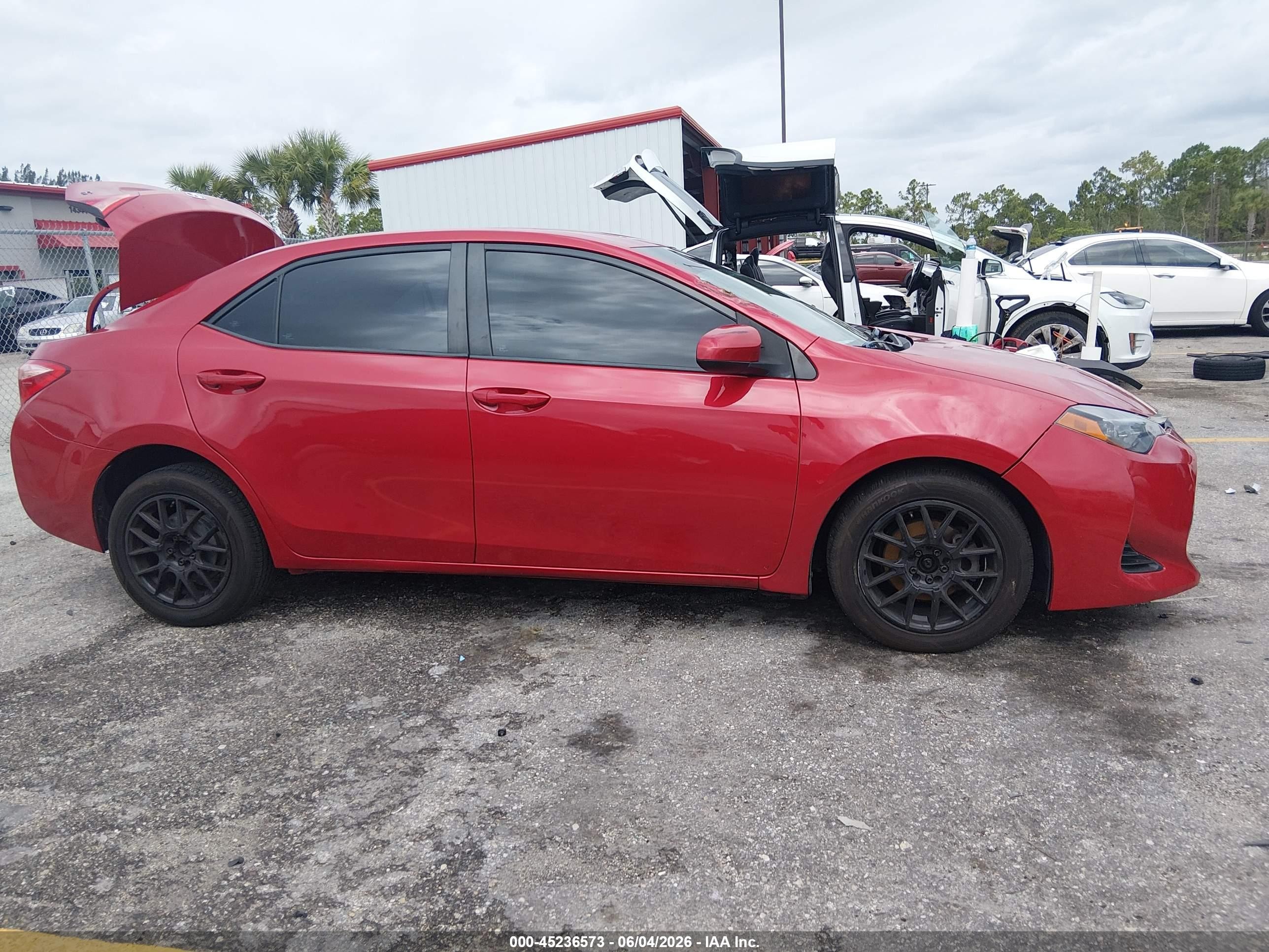 2019 Toyota Corolla Le Red vin: 2T1BURHE7KC176280